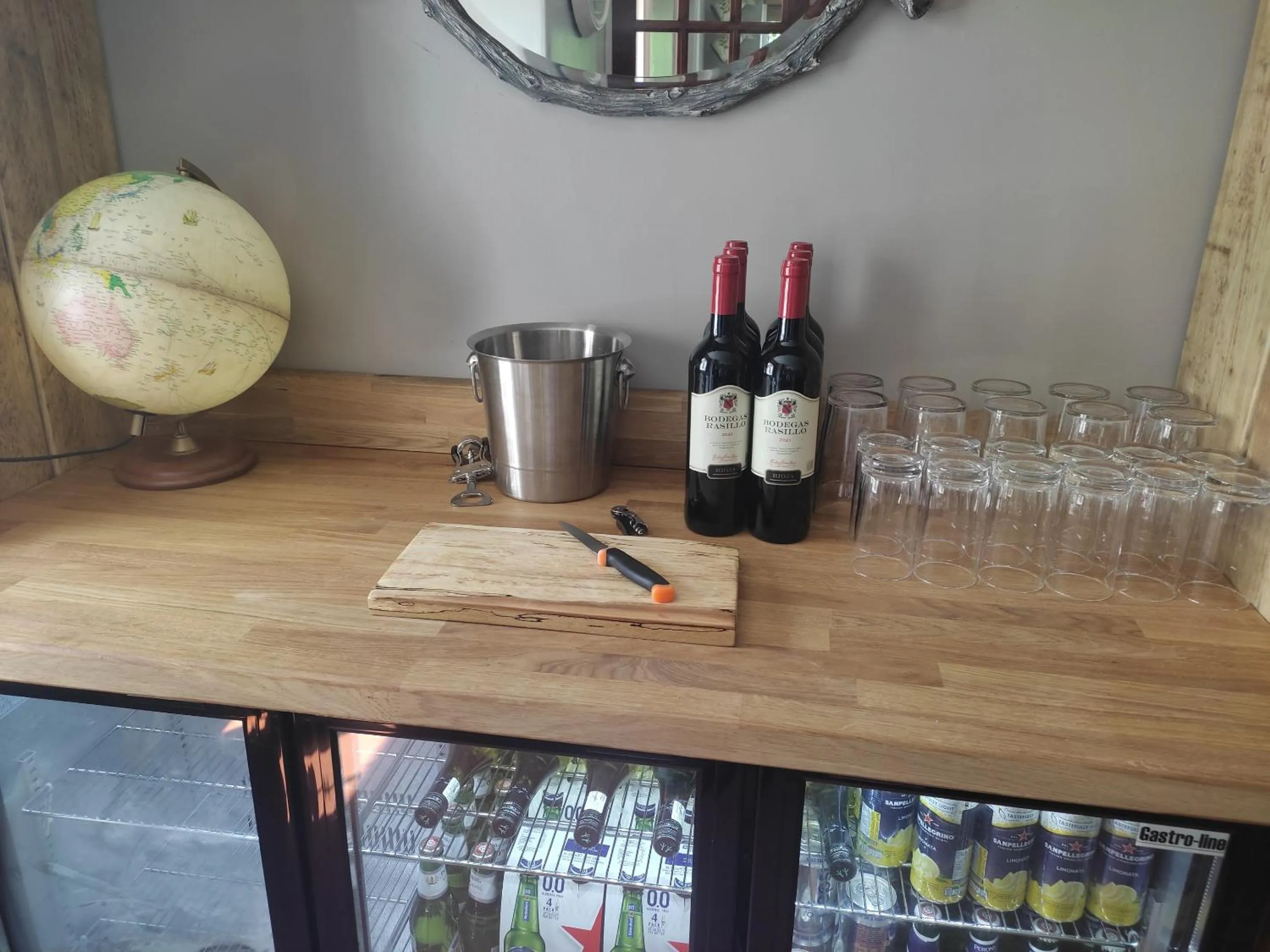 Lounge or bar in The Cheesehouse - Seven ensuite bedrooms