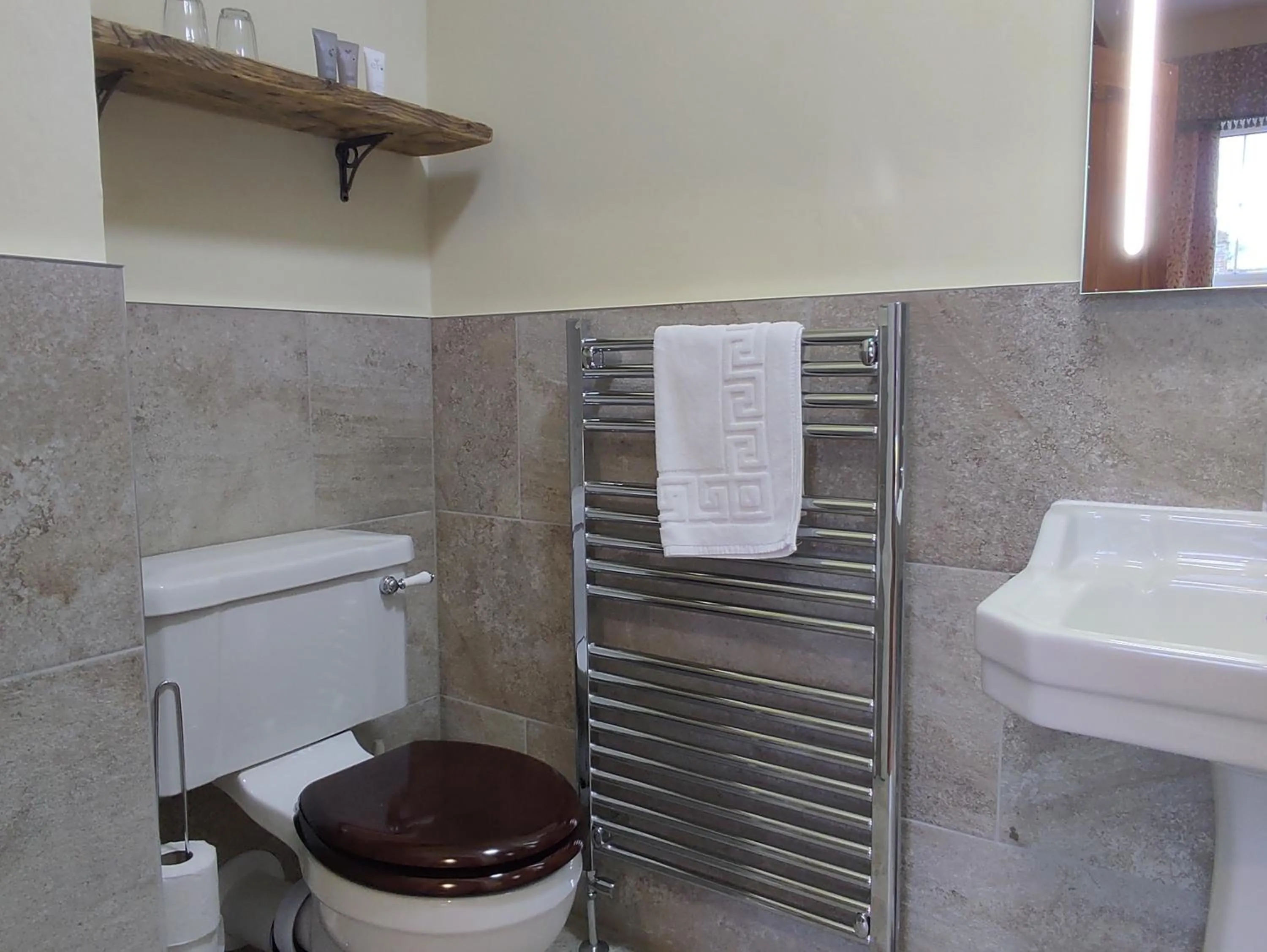 Bathroom in The Cheesehouse - Seven ensuite bedrooms