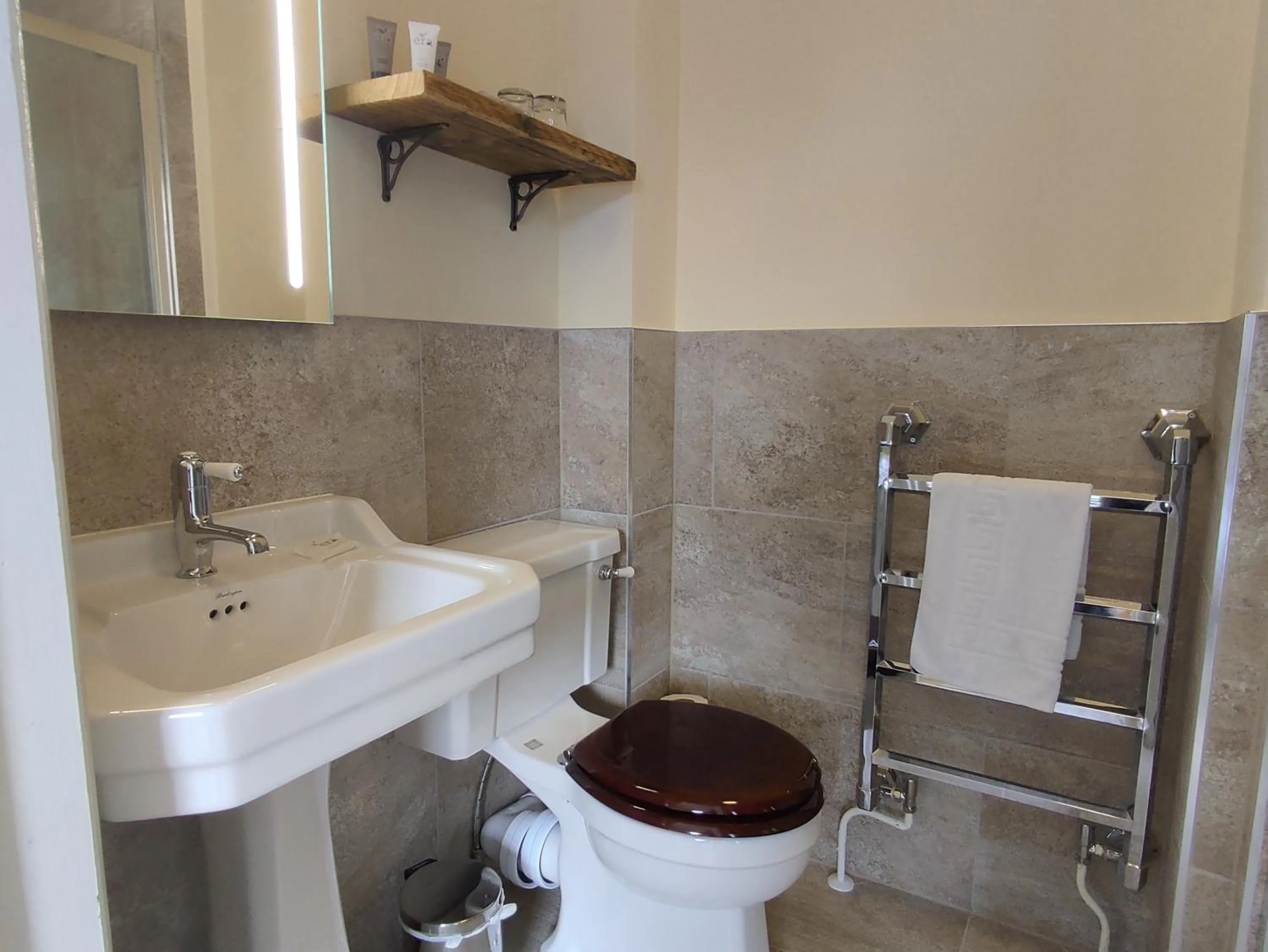 Bathroom in The Cheesehouse - Seven ensuite bedrooms