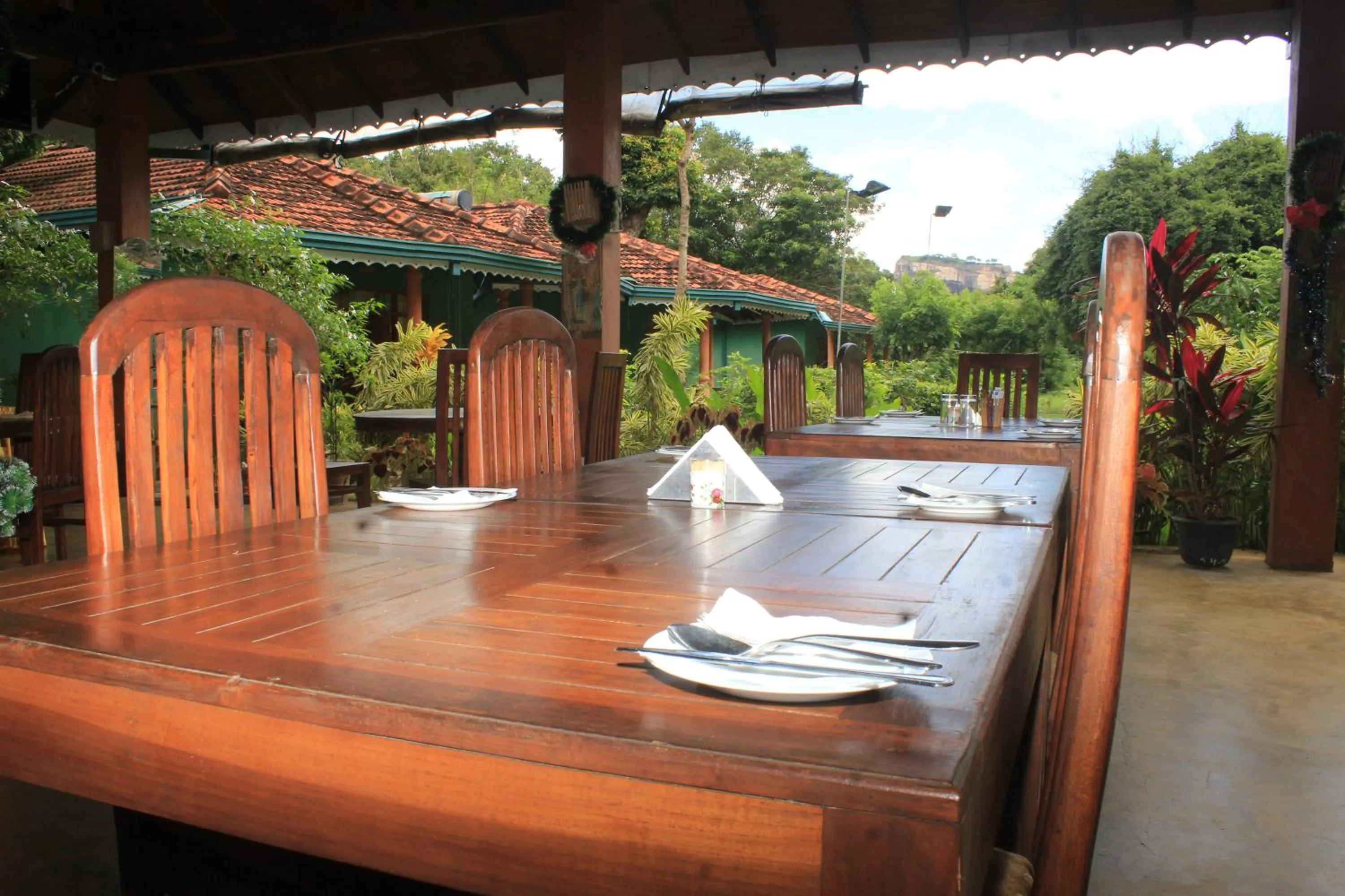Restaurant/places to eat in Sigiriya Melrose Villas
