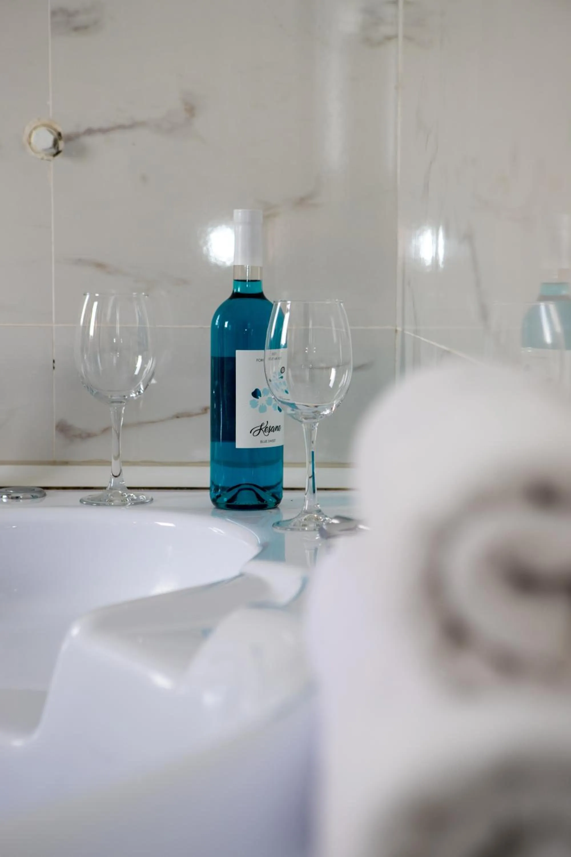 Bathroom, Bed in Legend Hotel