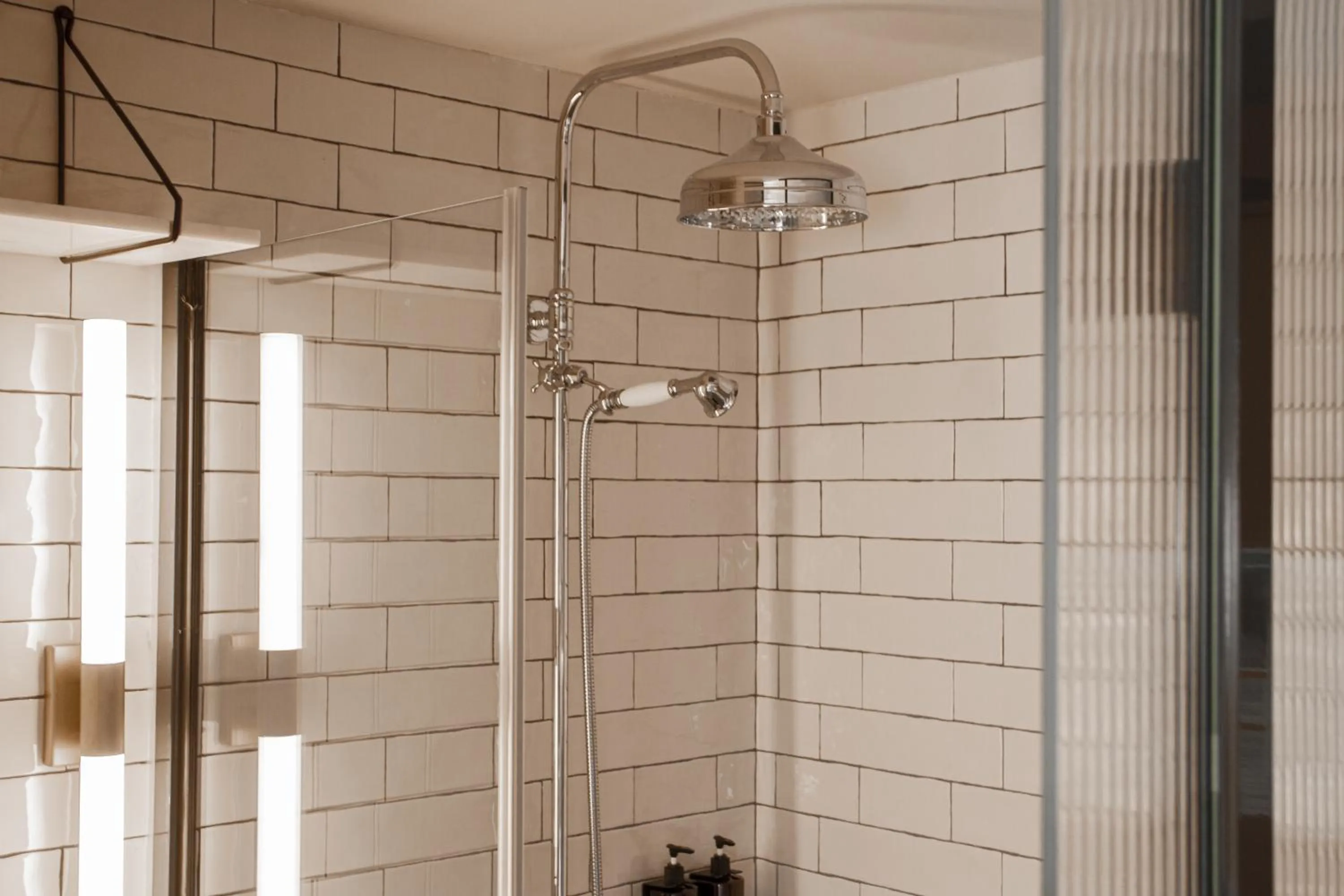 Shower in Letoh Letoh Gran Vía