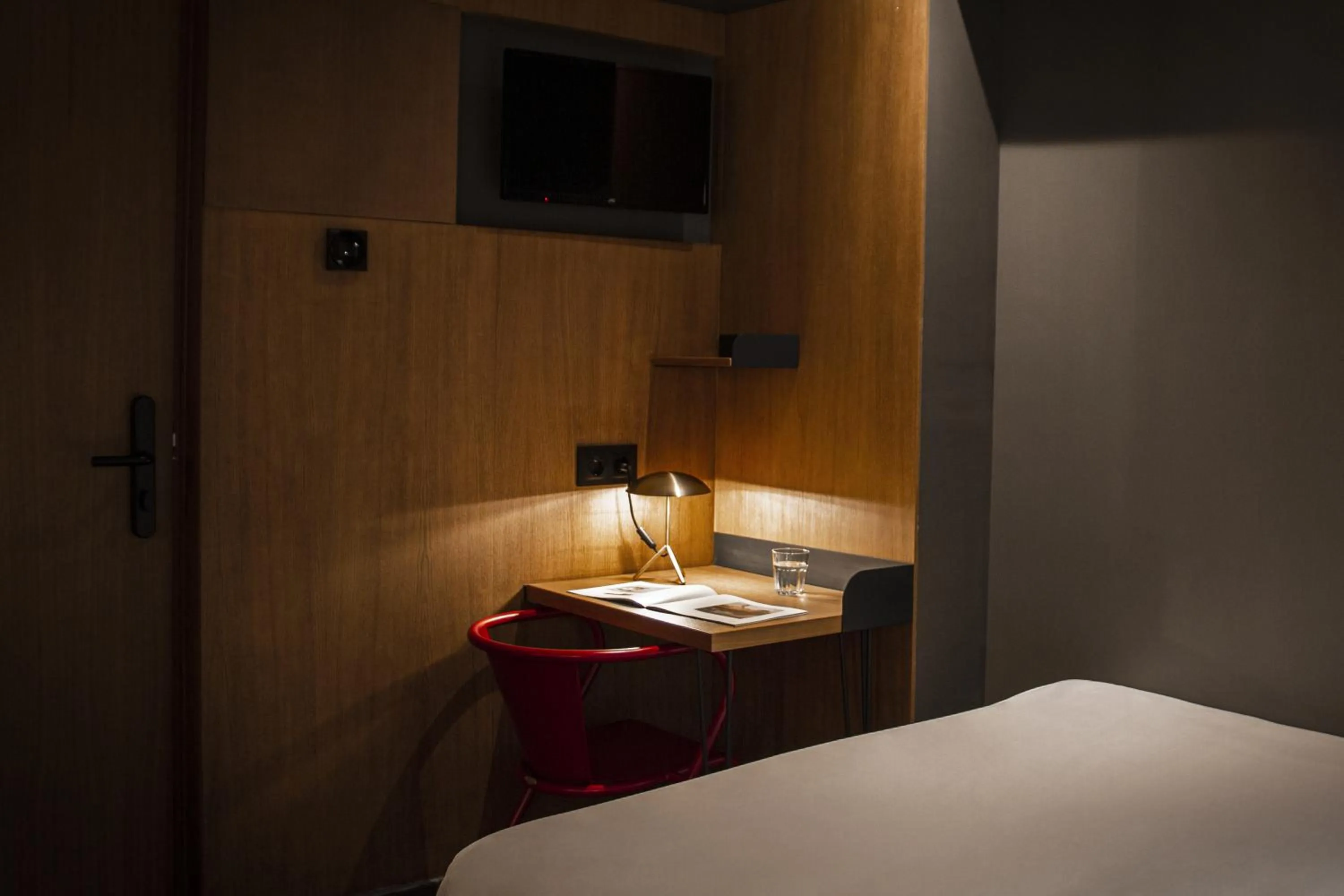 Photo of the whole room, Bed in Letoh Letoh Gran Vía