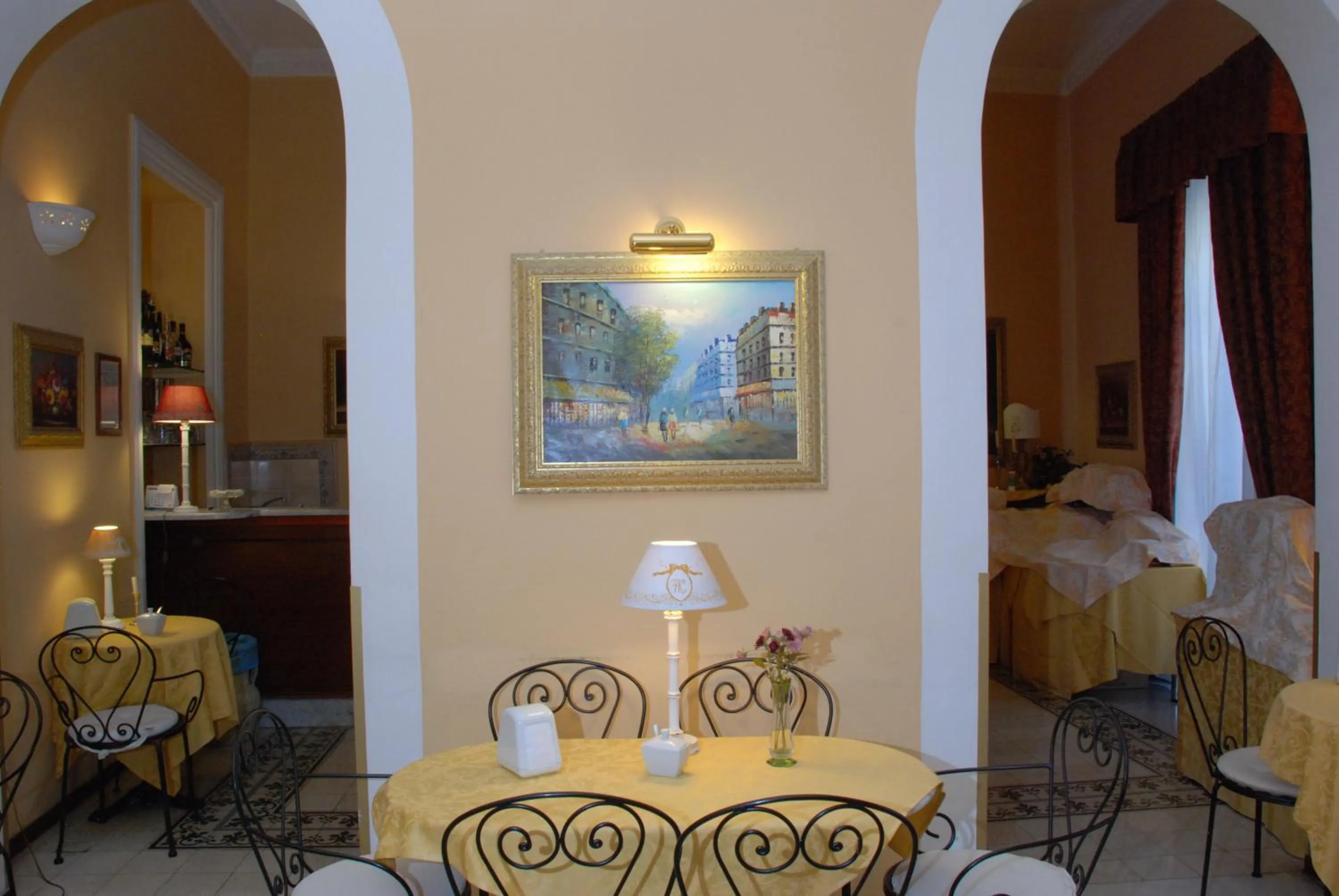 Restaurant/places to eat in Hotel del Centro