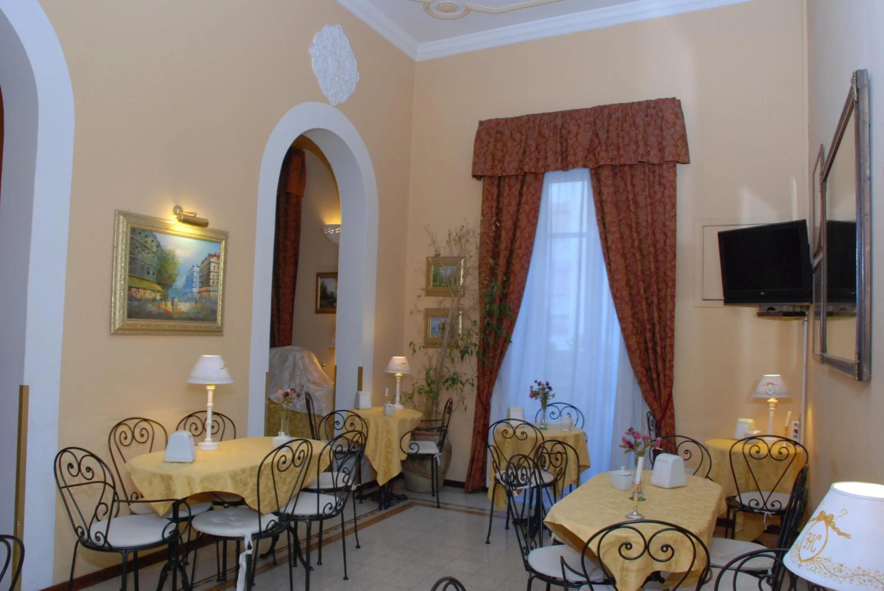 Communal lounge/ TV room in Hotel del Centro