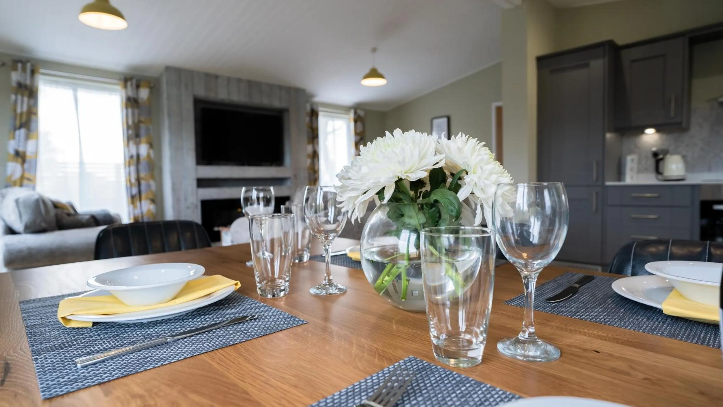 Dining area in Chestnut Meadow Country Park