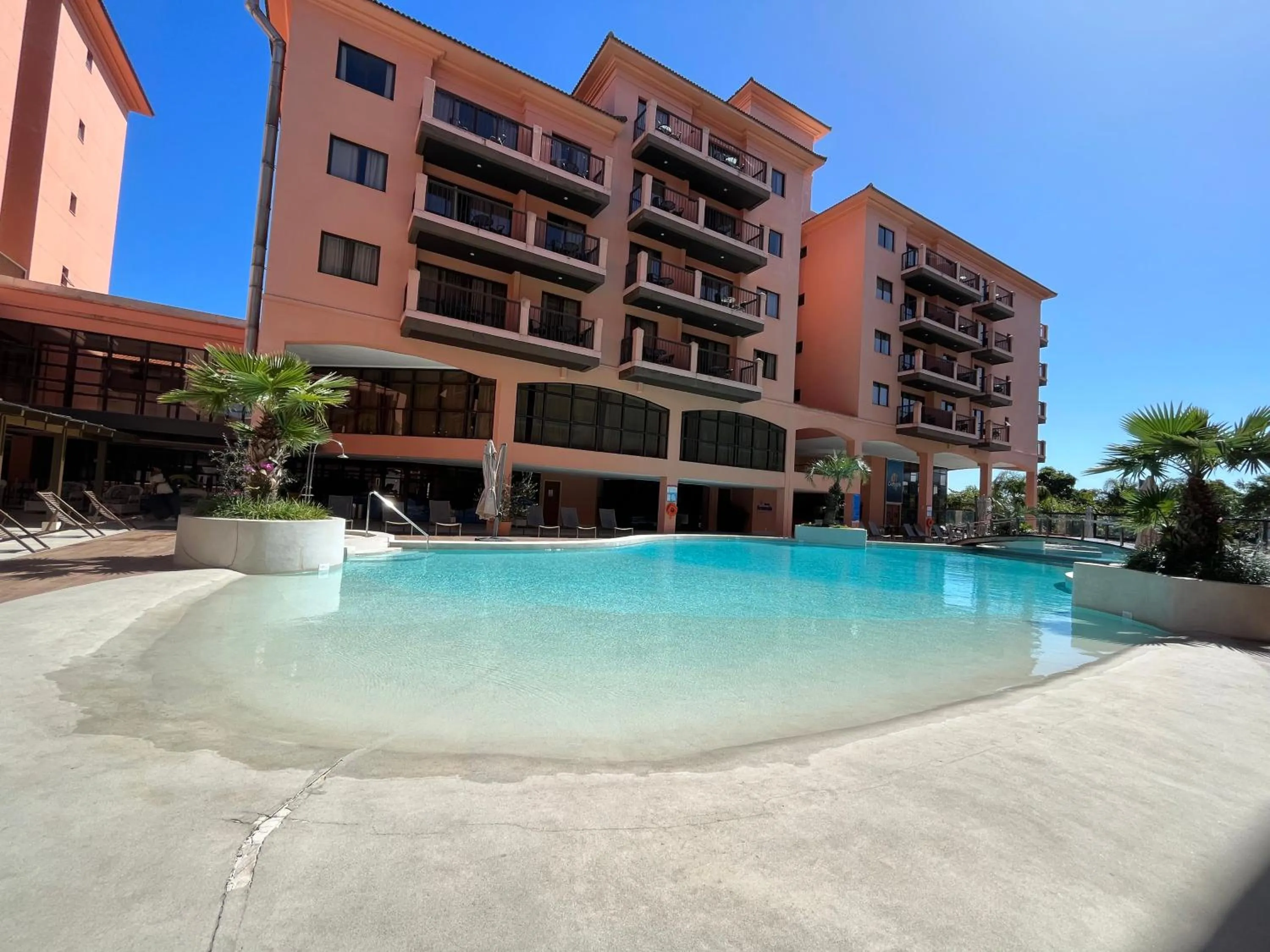 Swimming pool in Jurerê Beach Village - Suíte