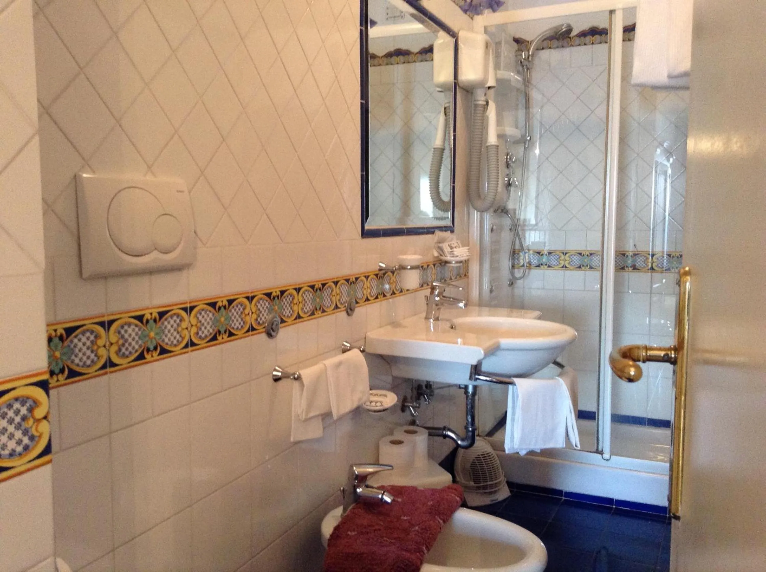 Bathroom in Hotel Lidomare