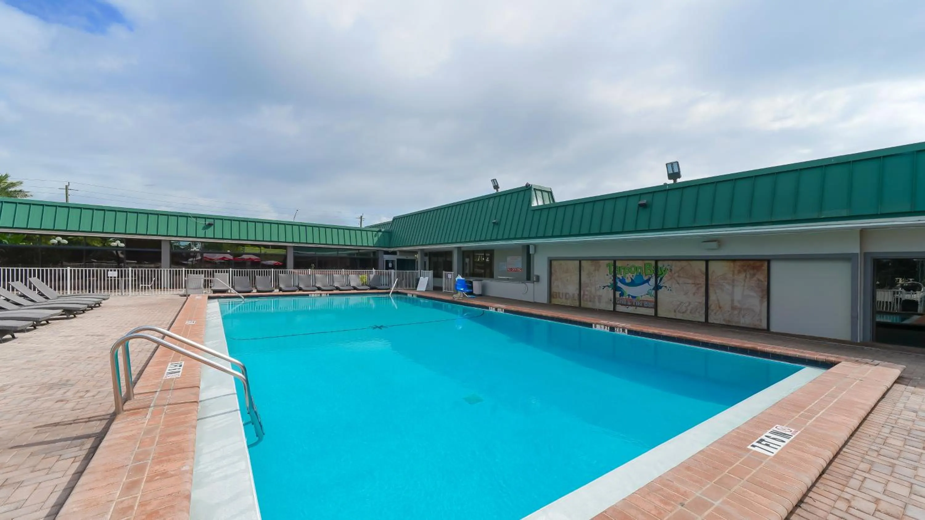 Heated Pool, Fireplace, 70" TV, Waterfront & More!