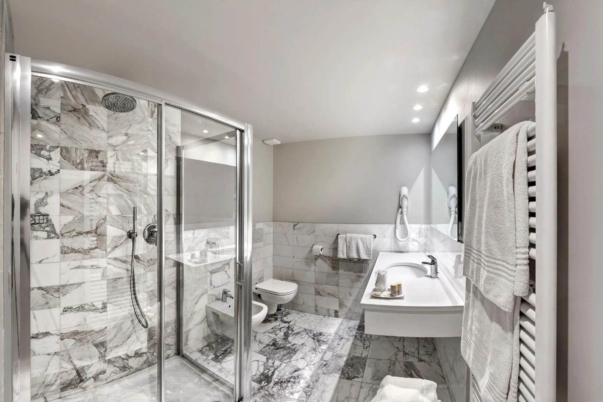 Bathroom in Hotel Vittoria