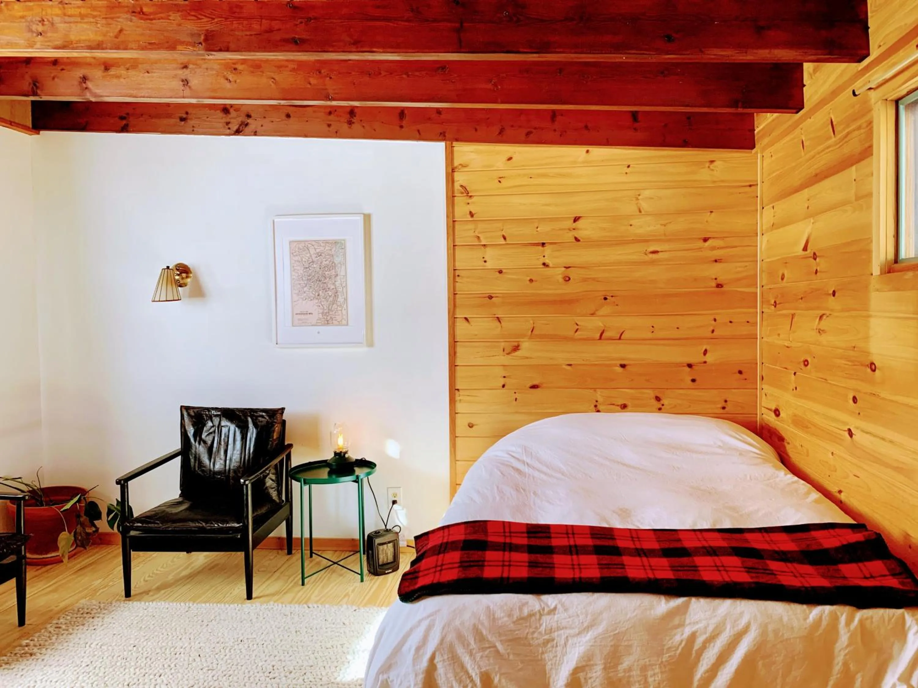 Bed in The Lorca Adirondacks Motel