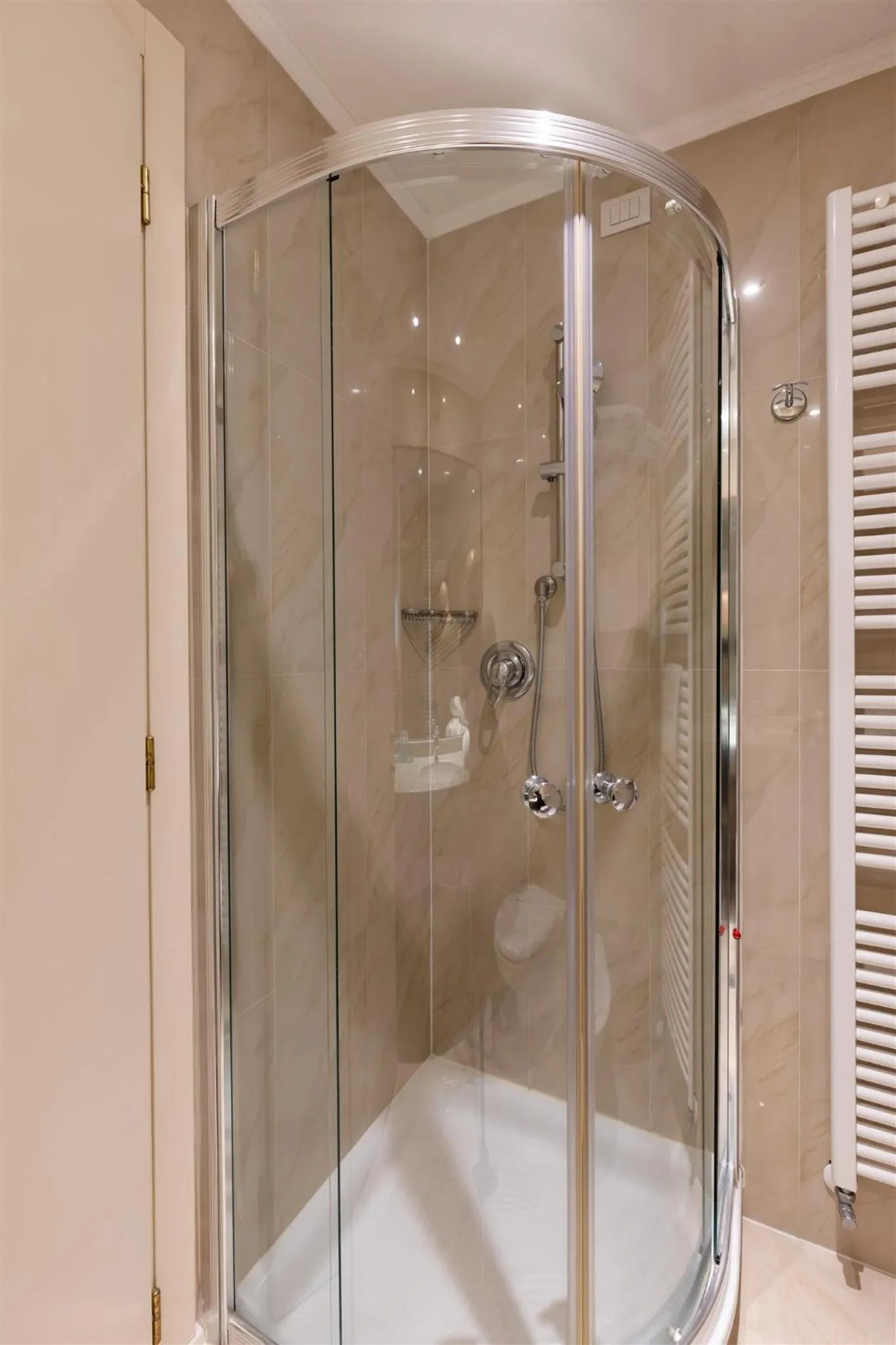 Shower in Noventa Hotel