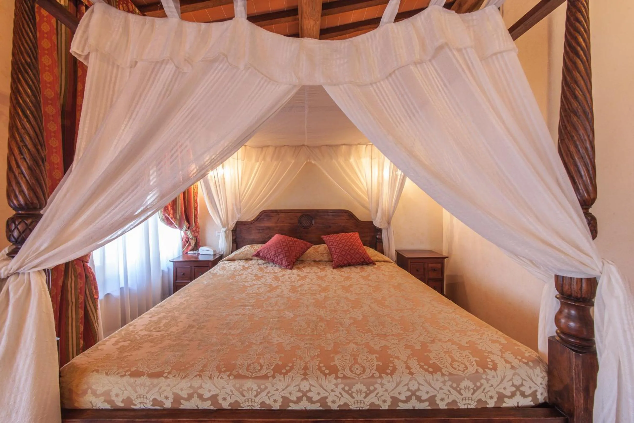 Bed in Villa Casagrande Resort e SPA