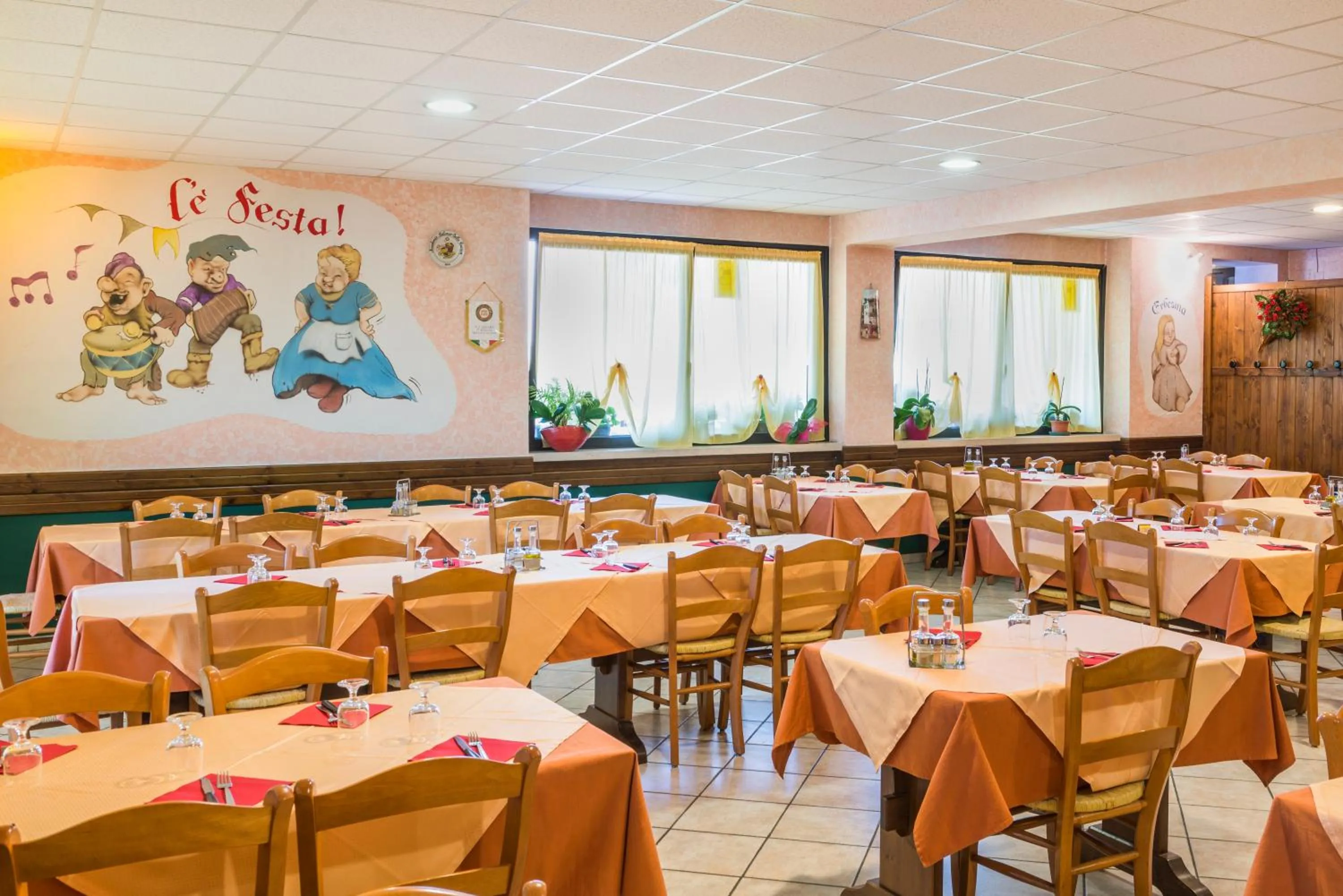 Restaurant/places to eat in Hotel Cristina