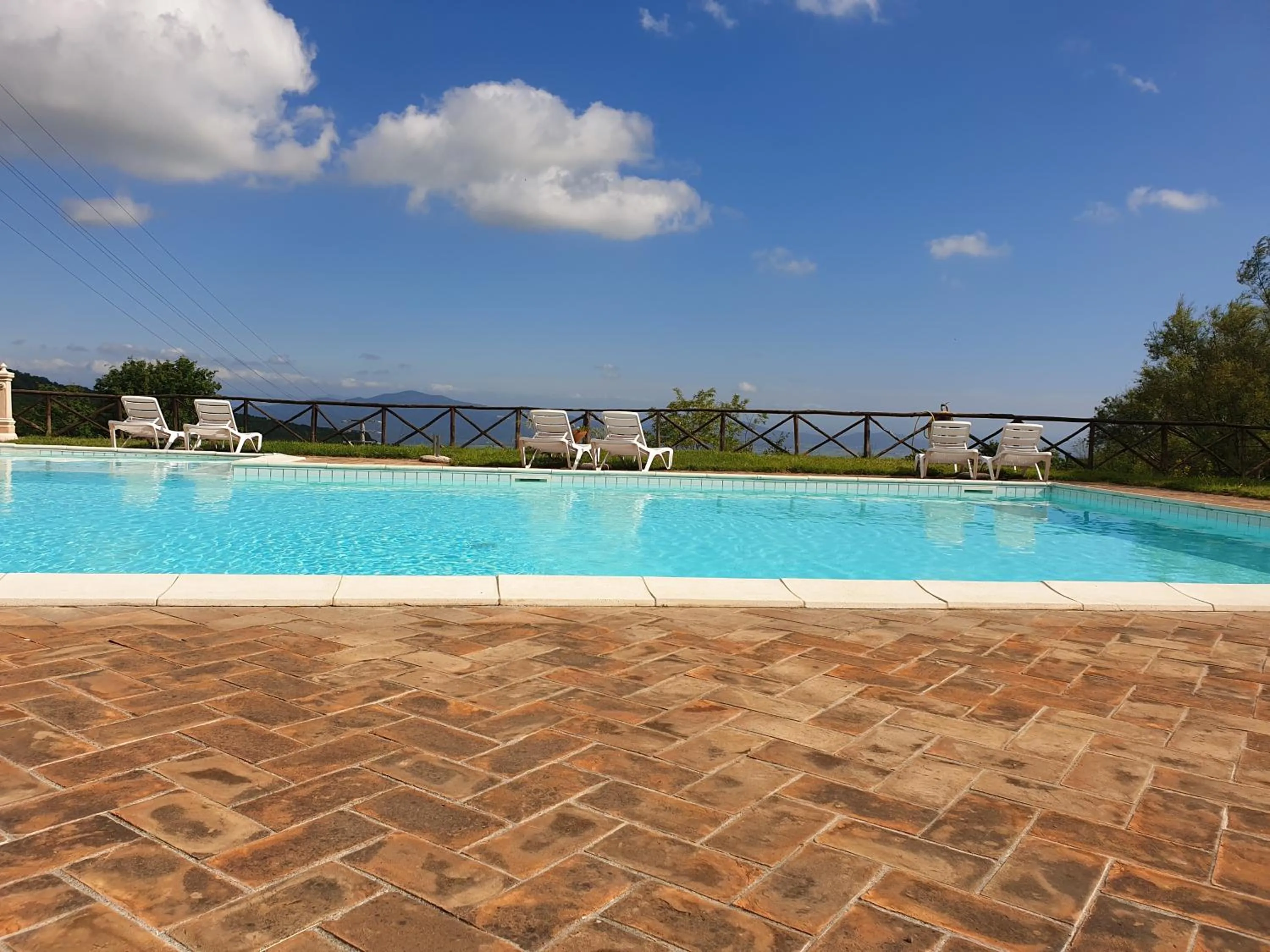 Swimming pool in Country House il Ciliegio