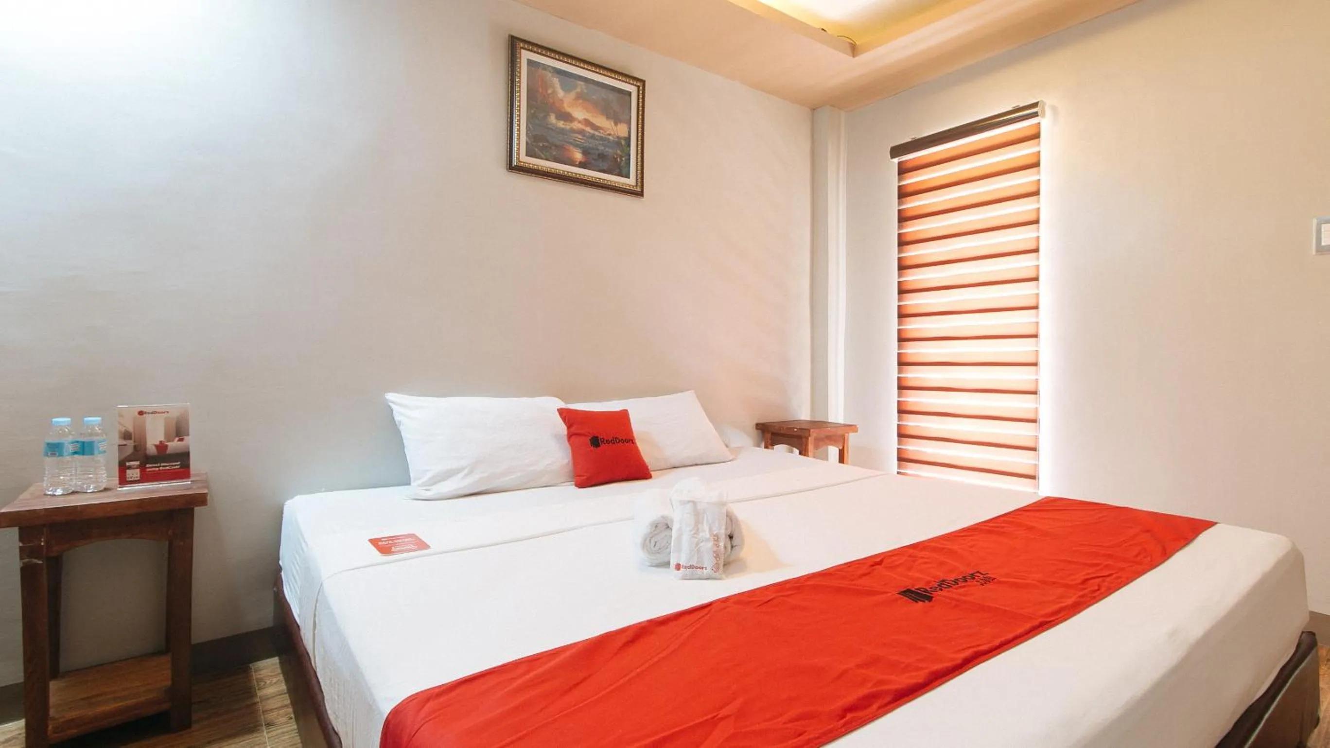Bed in RedDoorz @ Afamosa Villas Resort Ilocos Sur