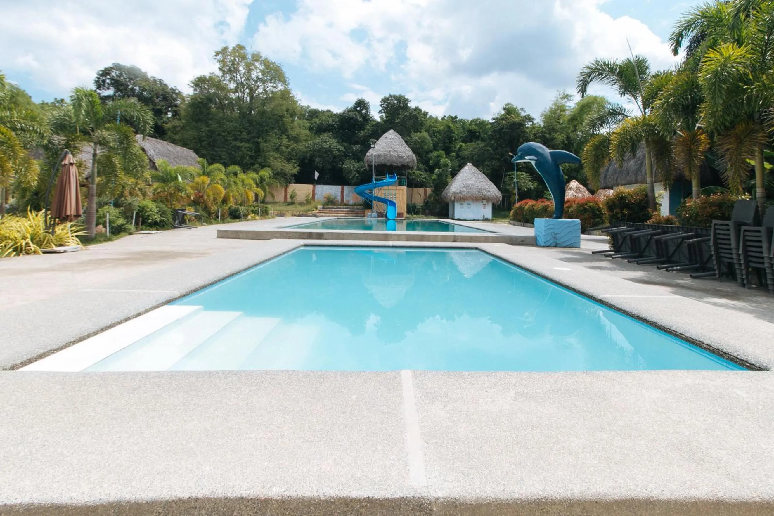 Swimming pool in RedDoorz @ Afamosa Villas Resort Ilocos Sur