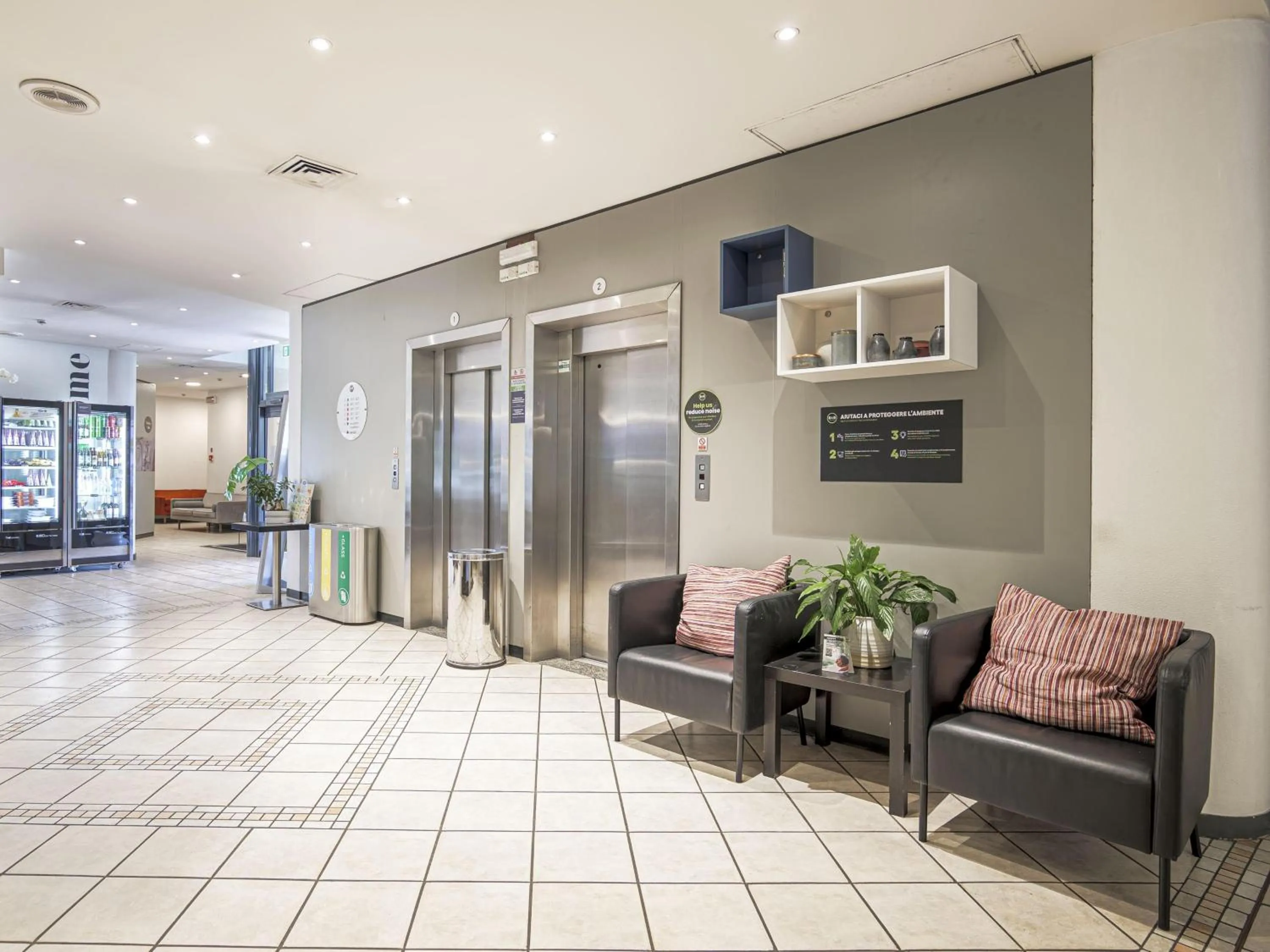 Lobby or reception in B&B HOTEL Bologna