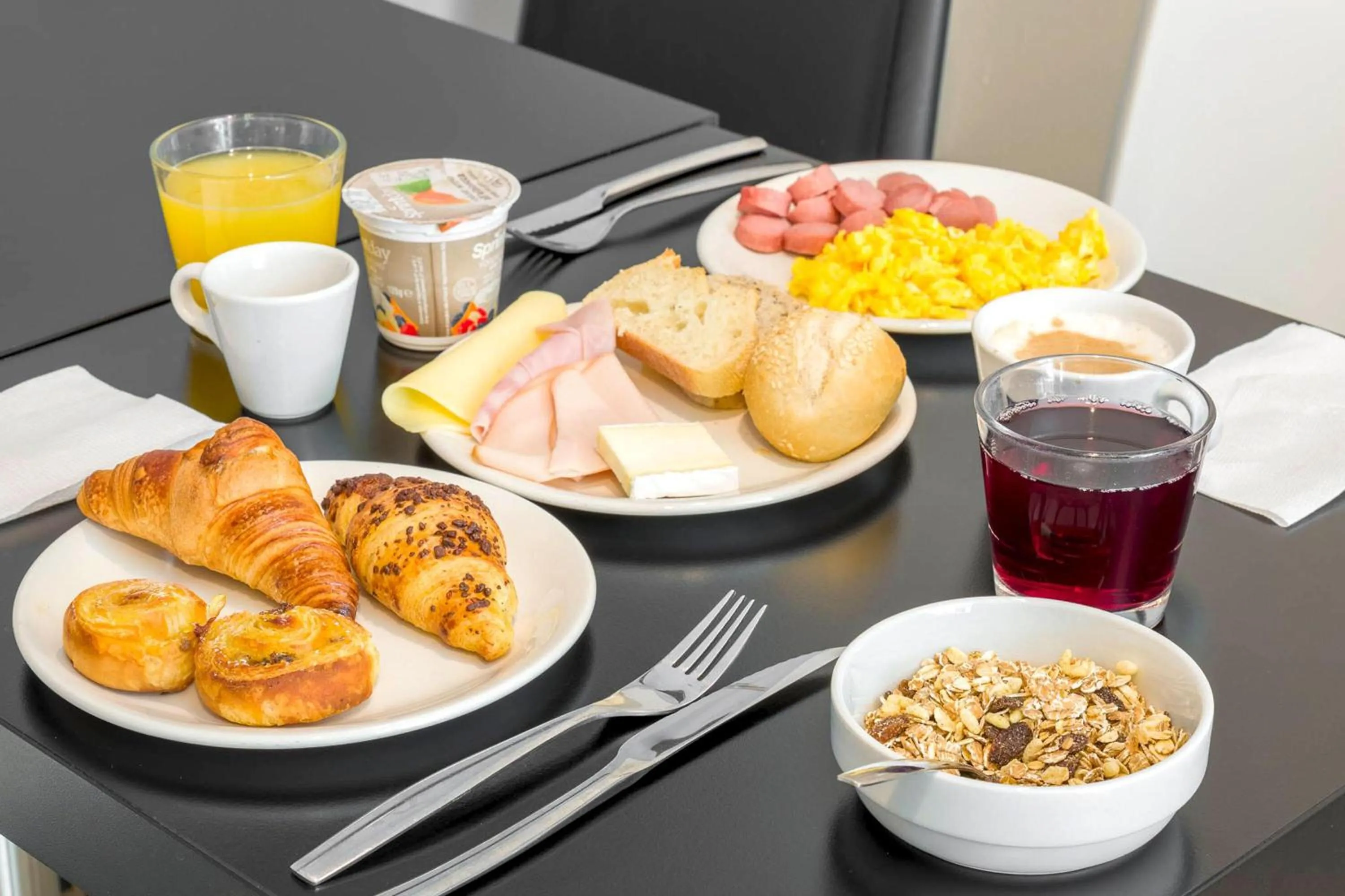 Restaurant/places to eat in B&B Hotel Ferrara