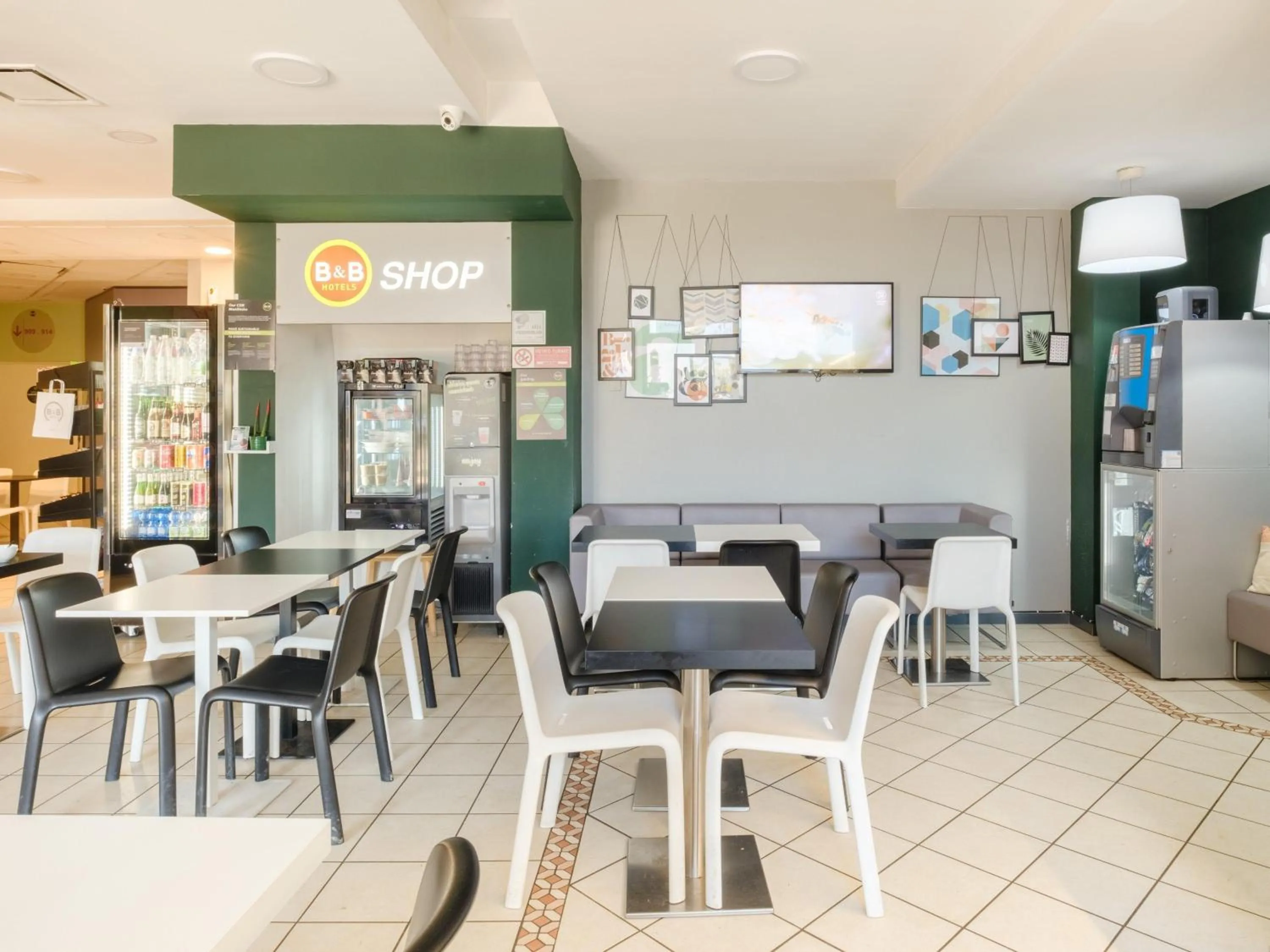 Restaurant/places to eat in B&B Hotel Ferrara