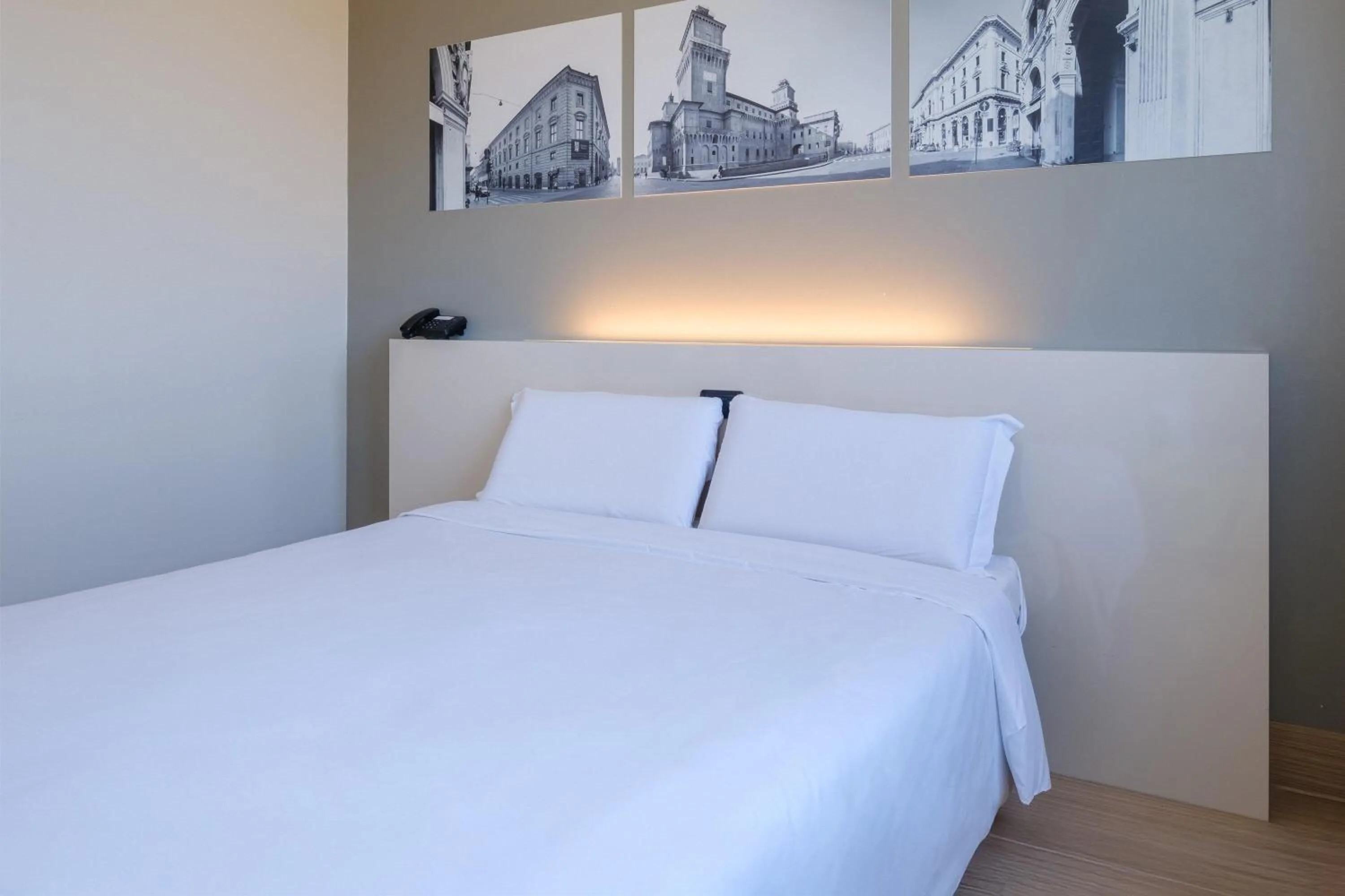 Photo of the whole room, Bed in B&B Hotel Ferrara