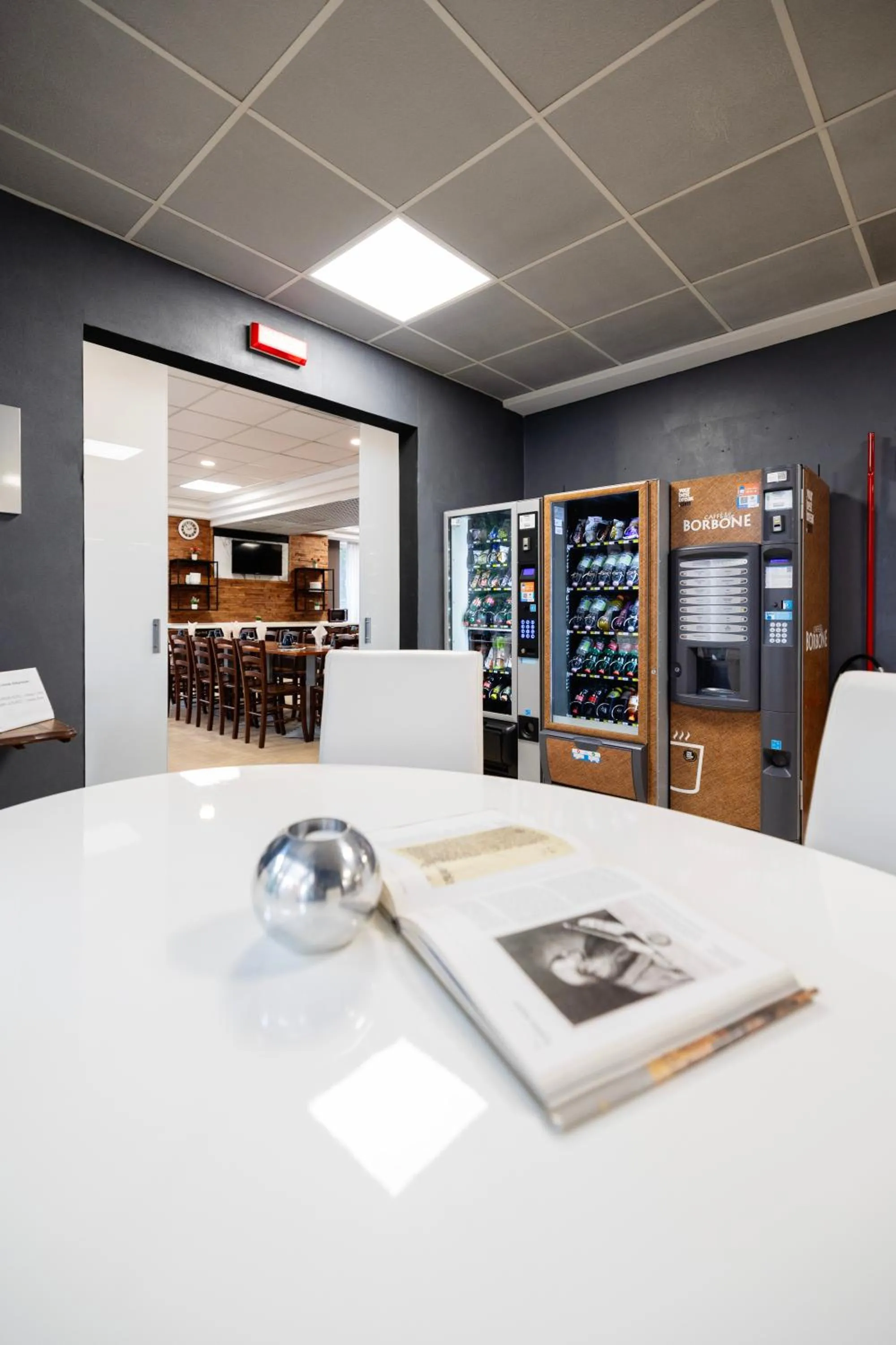 vending machine in Scheppers Hotel