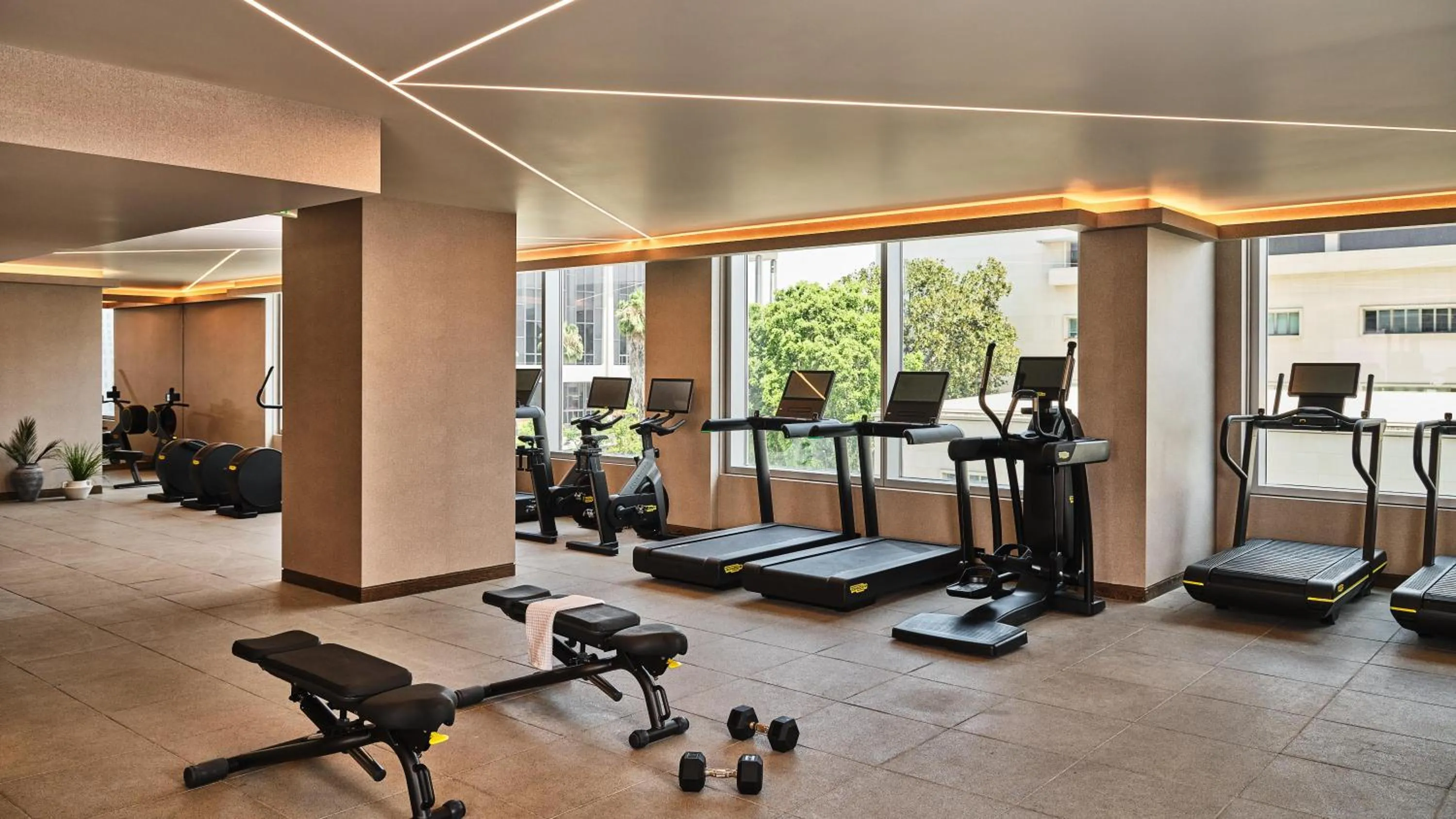Fitness centre/facilities in Conrad Los Angeles