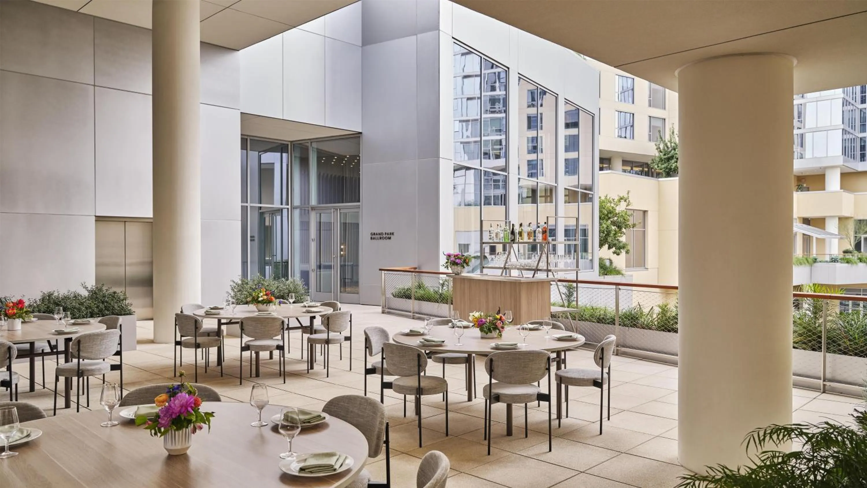 Restaurant/places to eat in Conrad Los Angeles