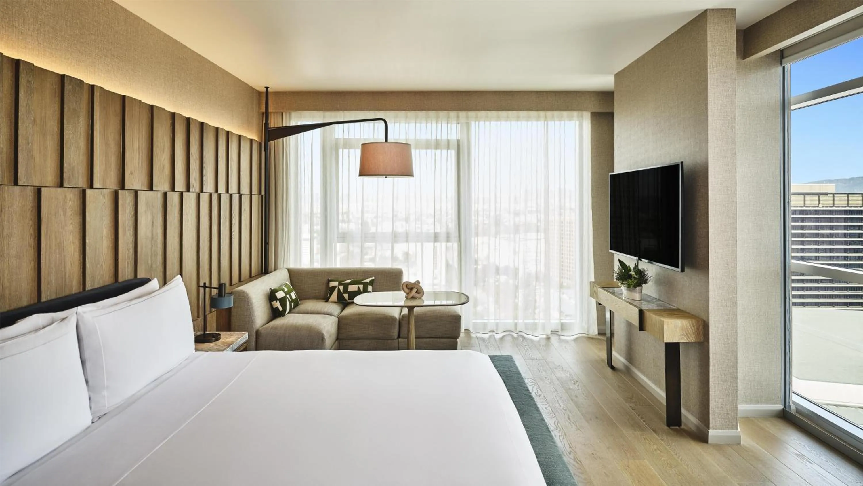 Living room, Bed in Conrad Los Angeles