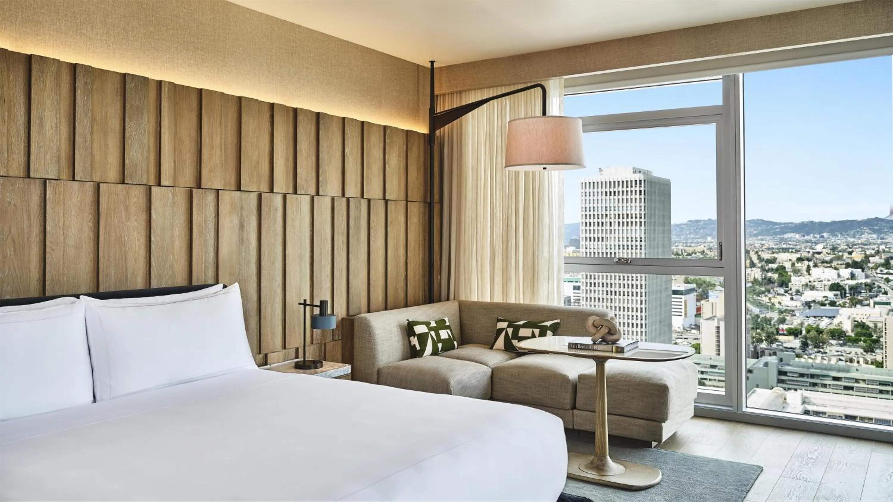 Living room, Bed in Conrad Los Angeles