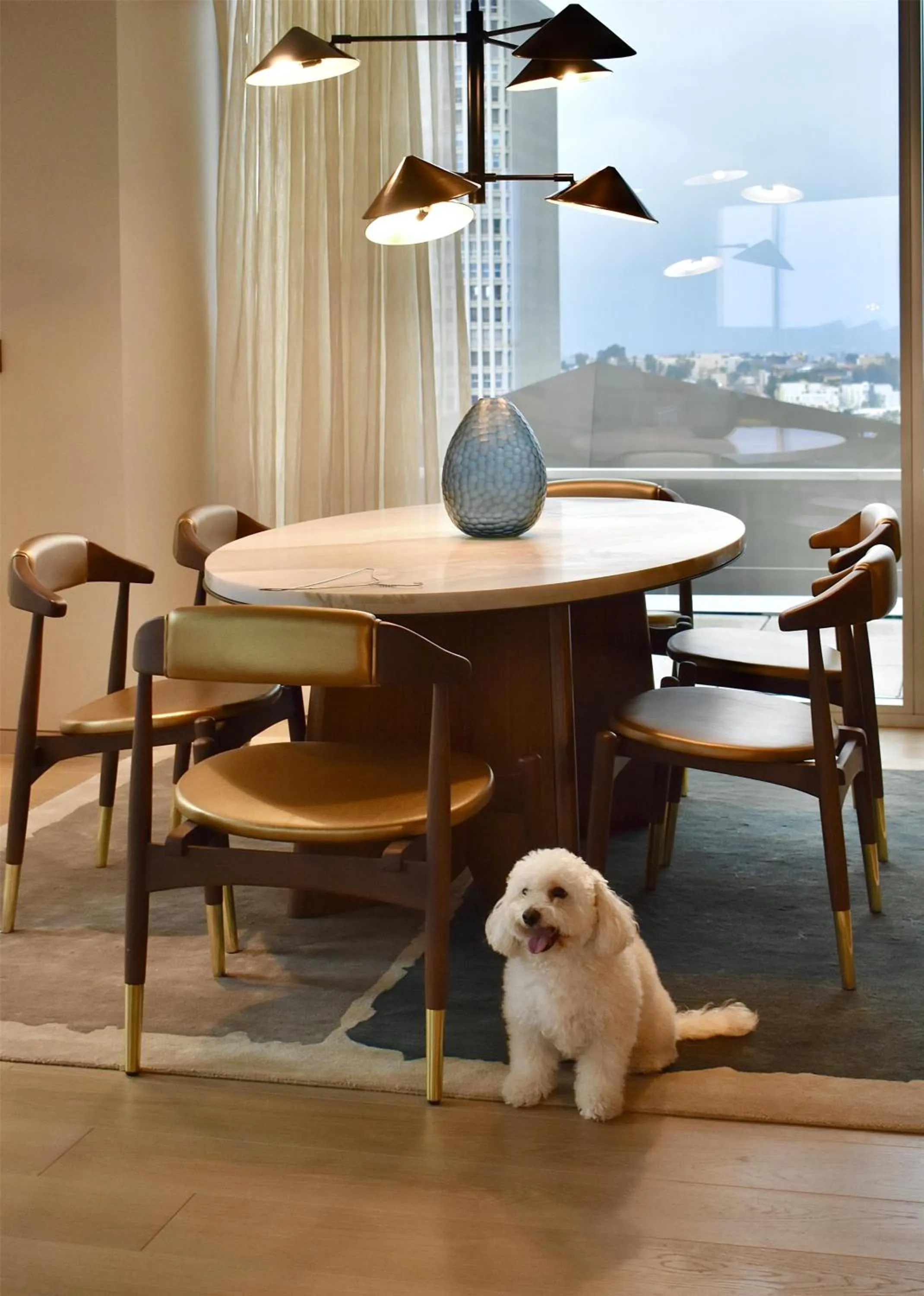 Dining area in Conrad Los Angeles