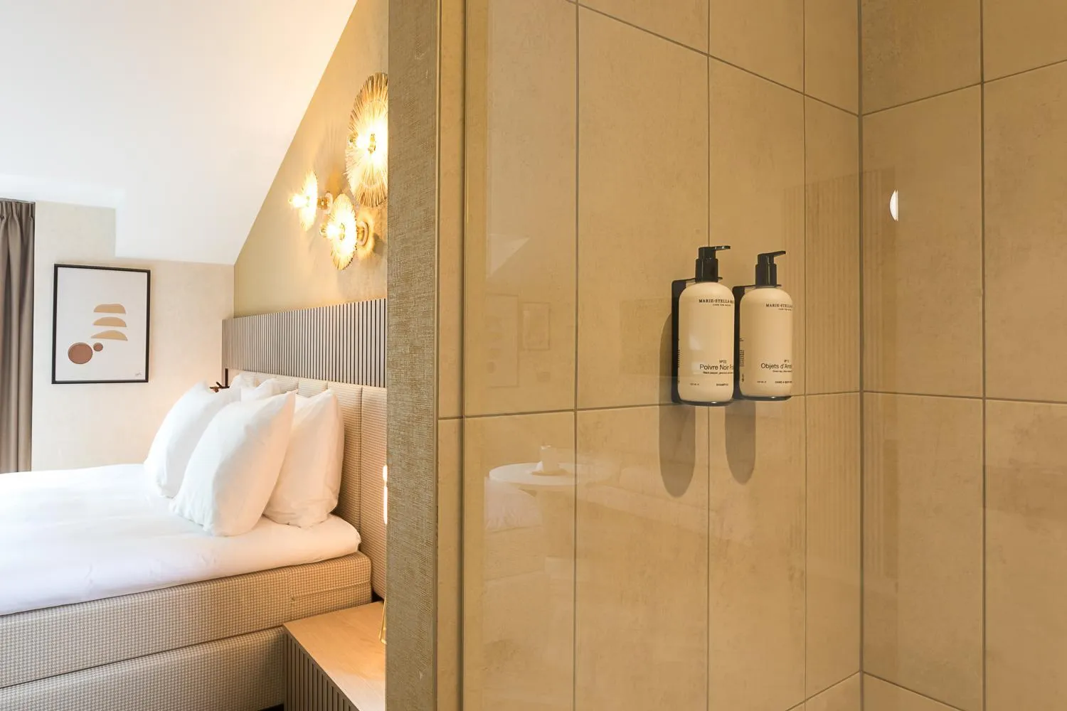 Bathroom, Bed in Boutique Hotel Helder I Kloeg Collection