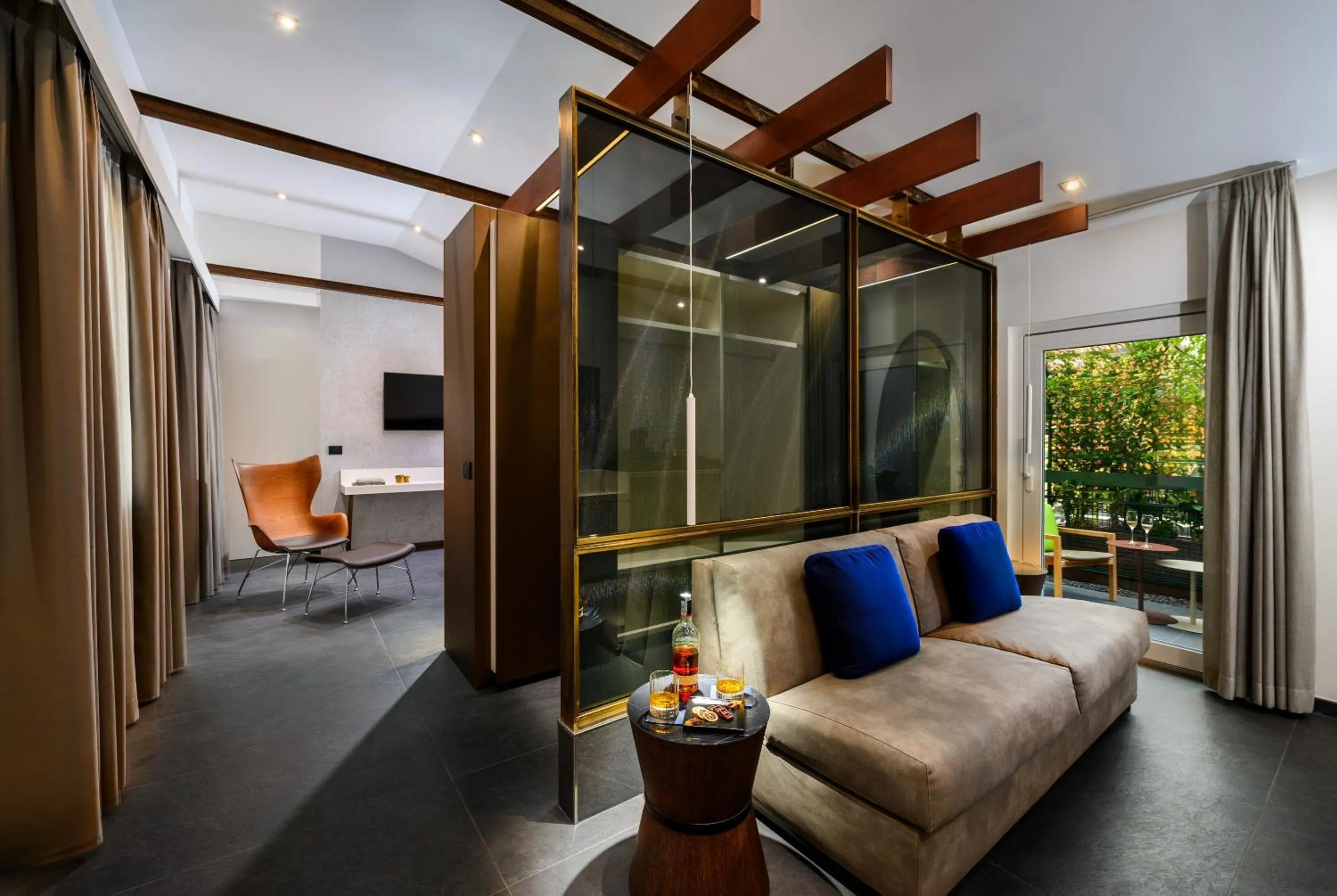 Photo of the whole room, Bed in Hotel Metropolitan