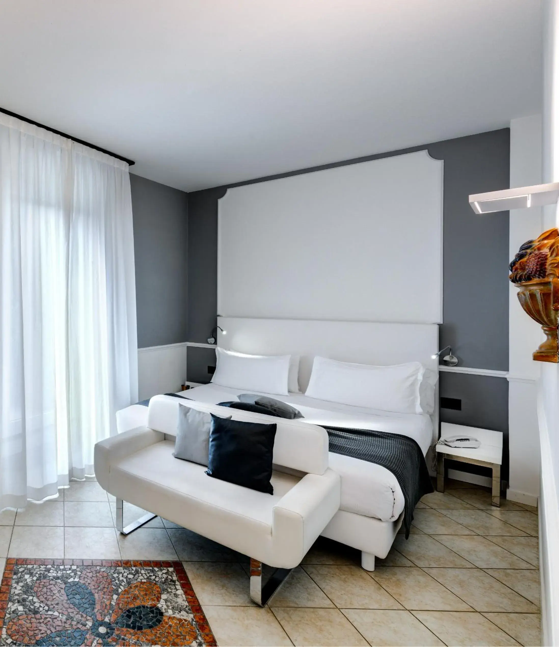 Superior Room in Hotel Metropolitan Superior Room in Hotel Metropolitan