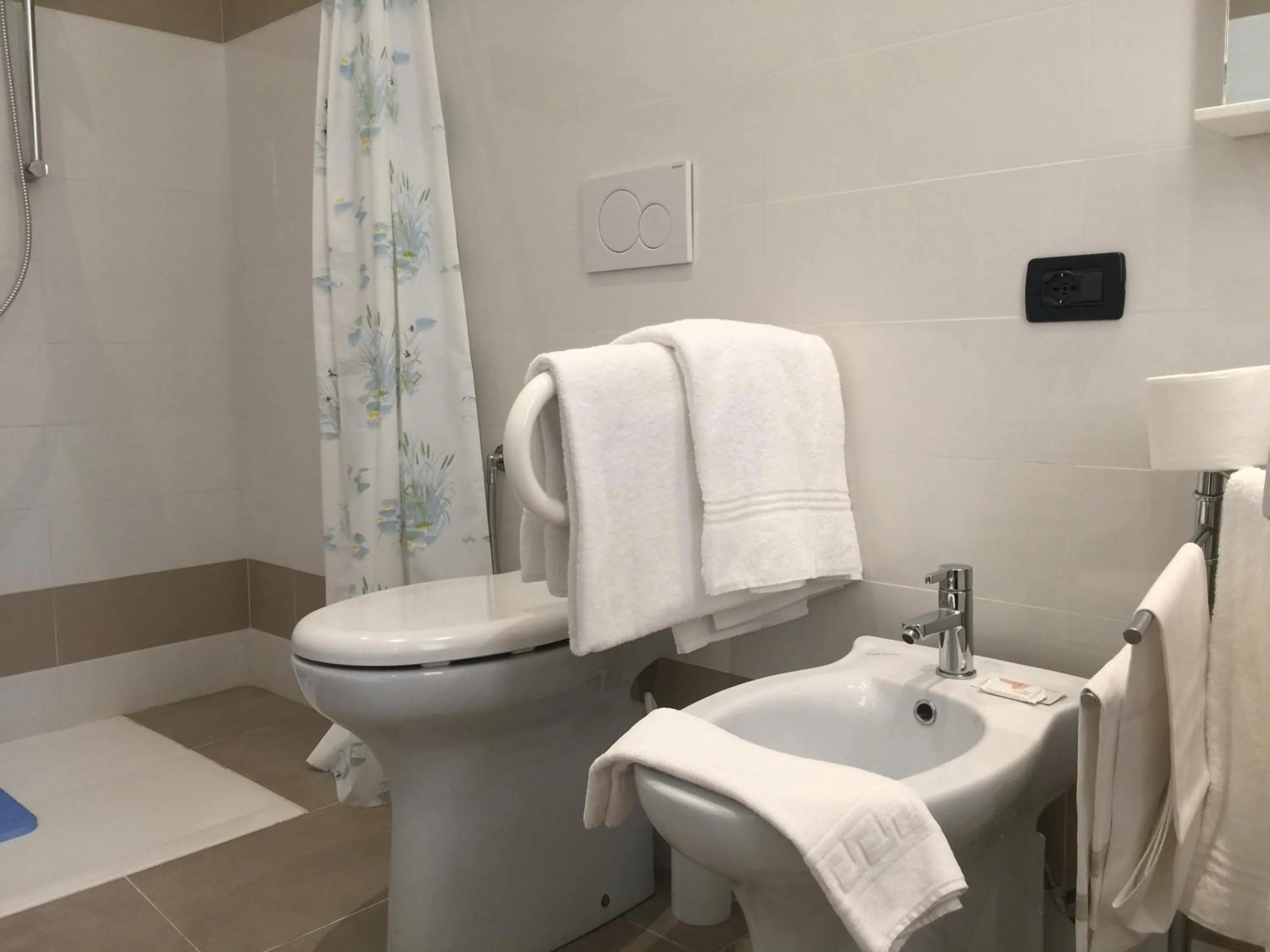 Bathroom in Hotel Corallo