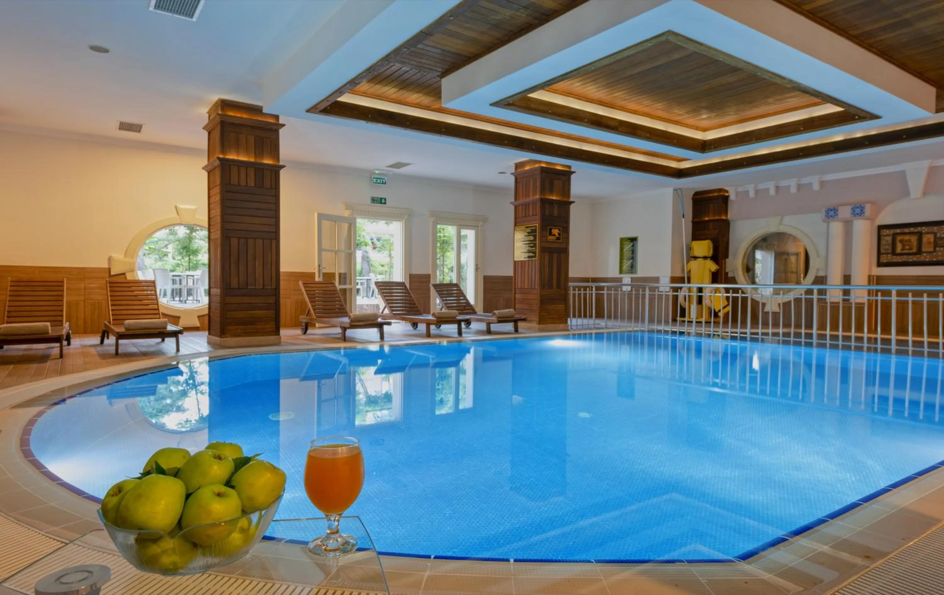 Swimming pool in Club Paradiso Hotel