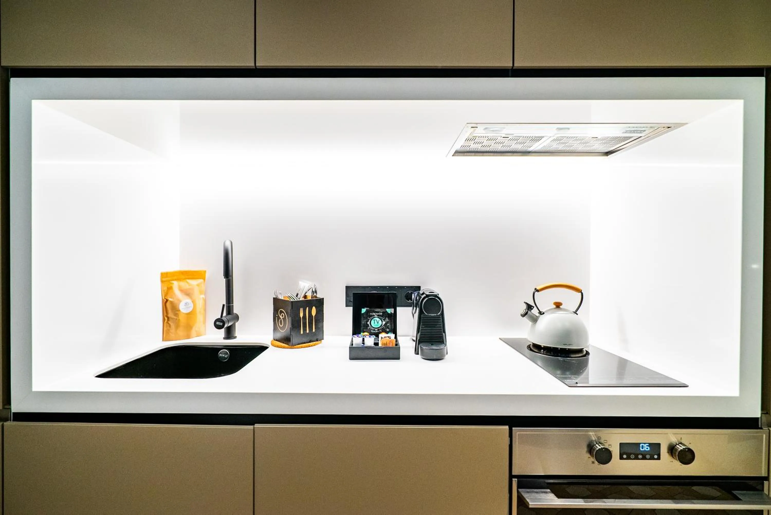 Coffee/tea facilities in SmartRental Collection Gran Vía Capital