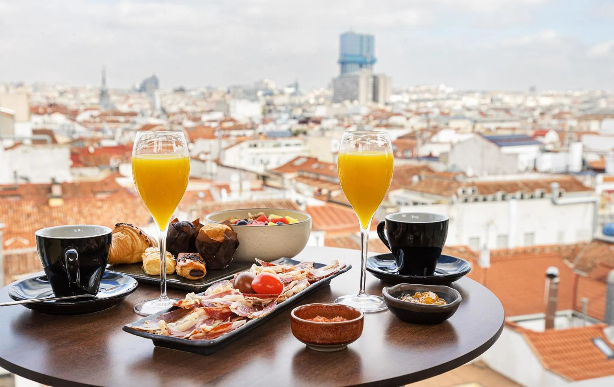 Restaurant/places to eat in SmartRental Collection Gran Vía Capital