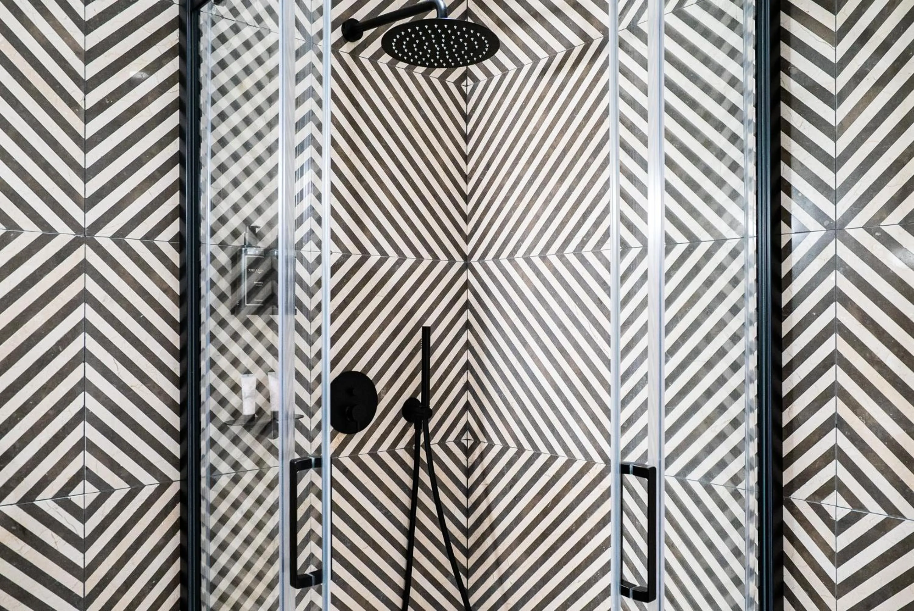 Bathroom in SmartRental Collection Gran Vía Capital