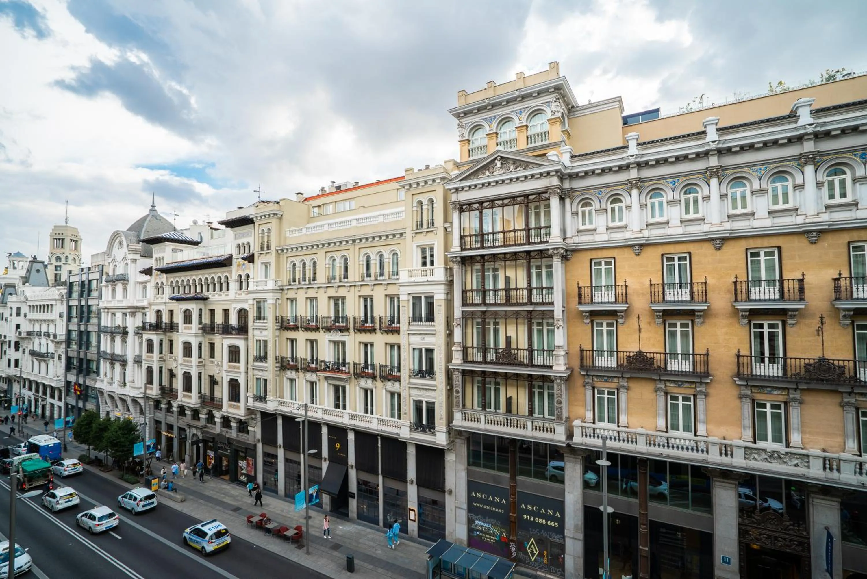 Property building in SmartRental Collection Gran Vía Capital