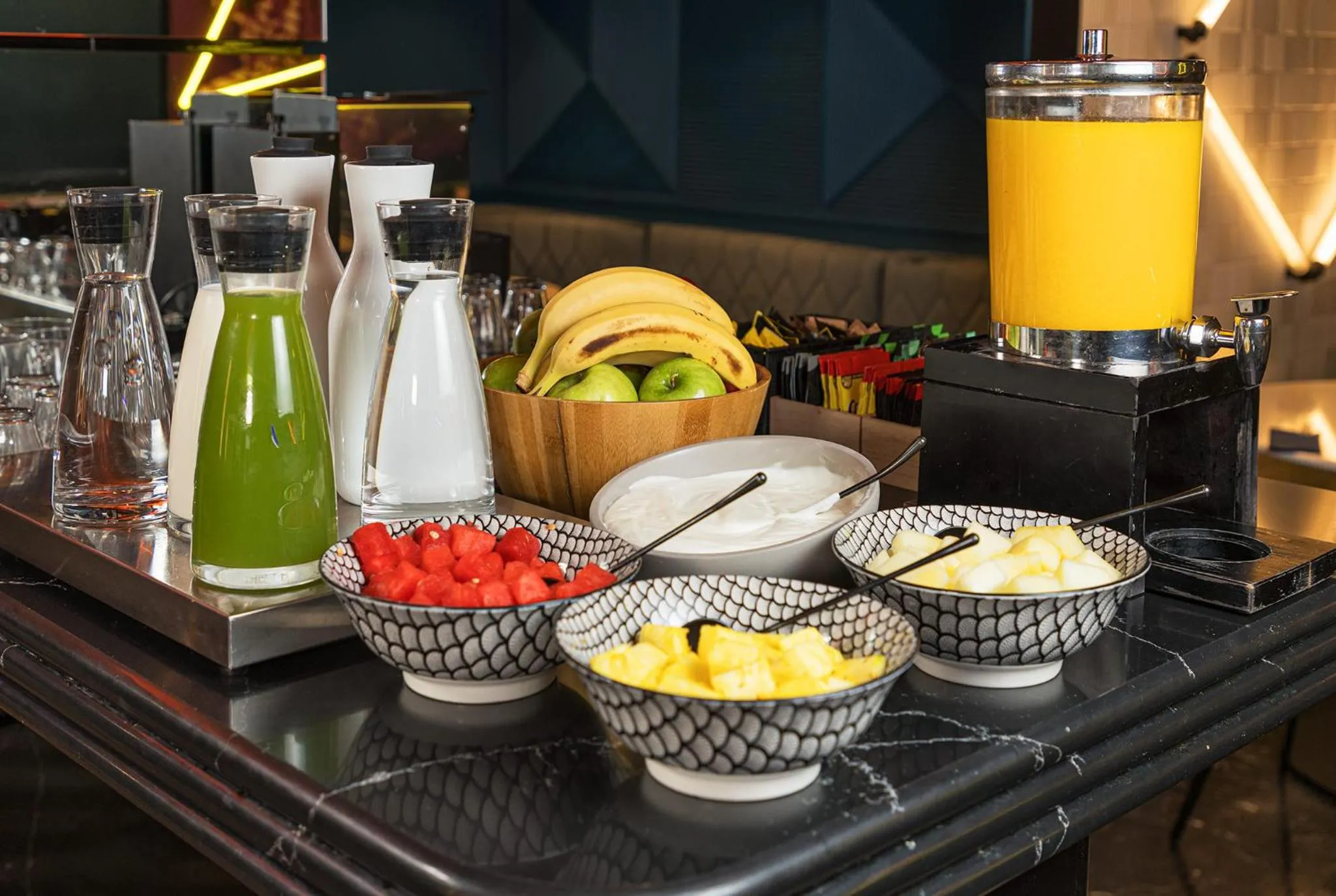 Restaurant/places to eat in SmartRental Collection Gran Vía Capital