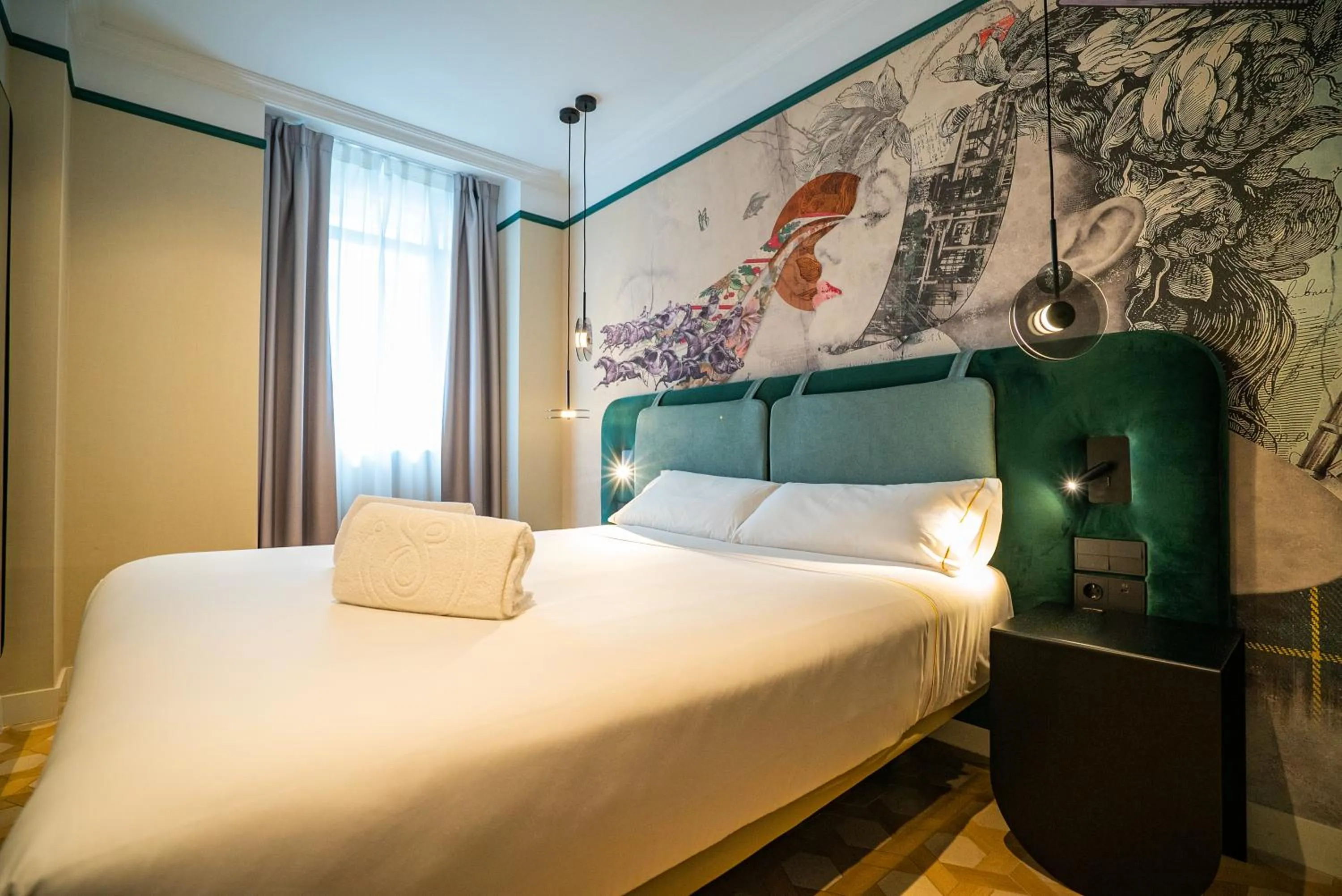 Coffee/tea facilities, Bed in SmartRental Collection Gran Vía Capital