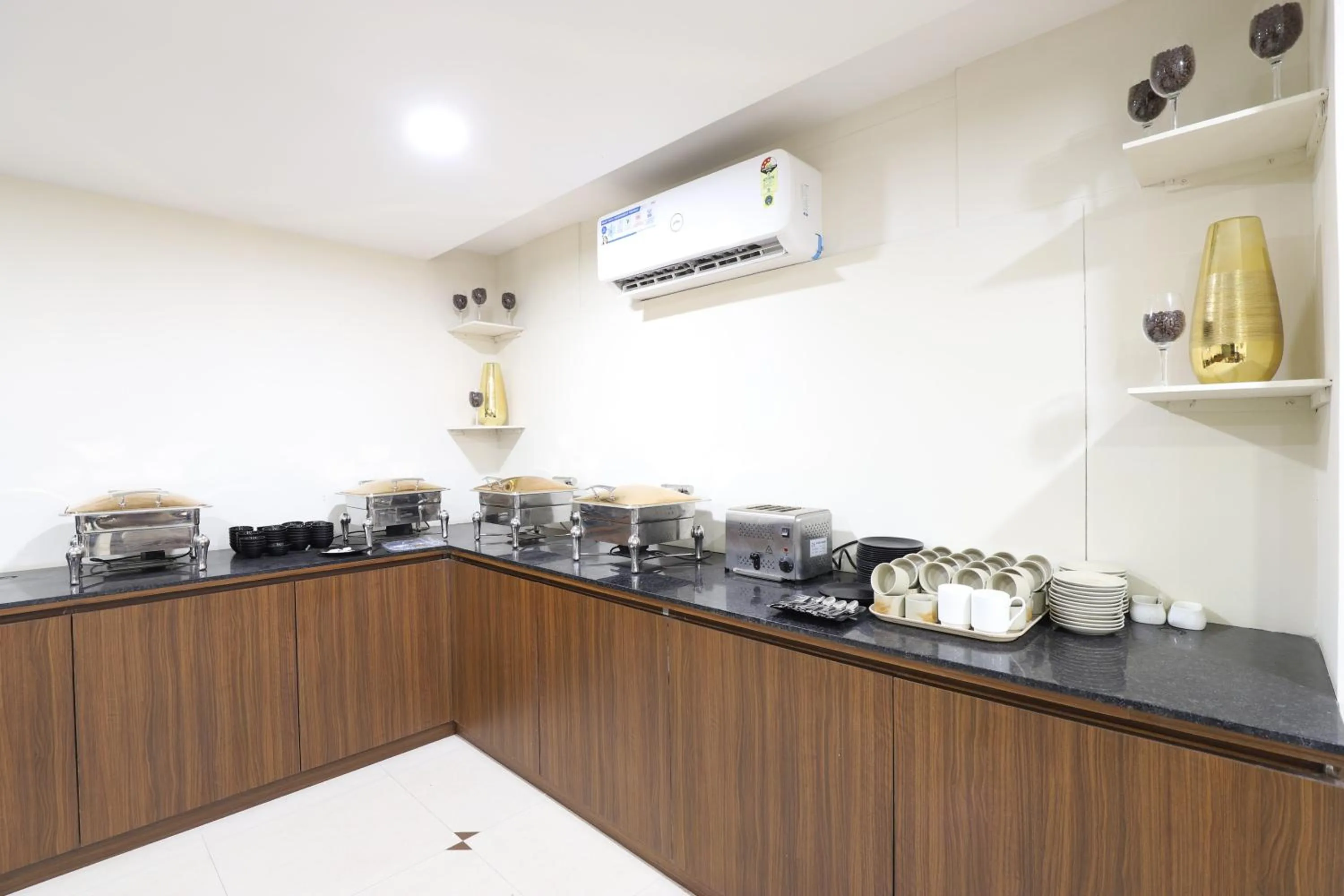 Buffet breakfast in Alba Premier, Ahmedabad