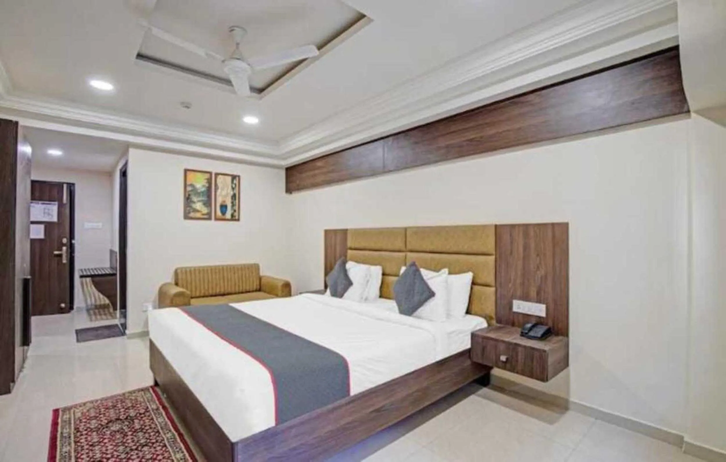 Bedroom, Bed in Alba Premier, Ahmedabad