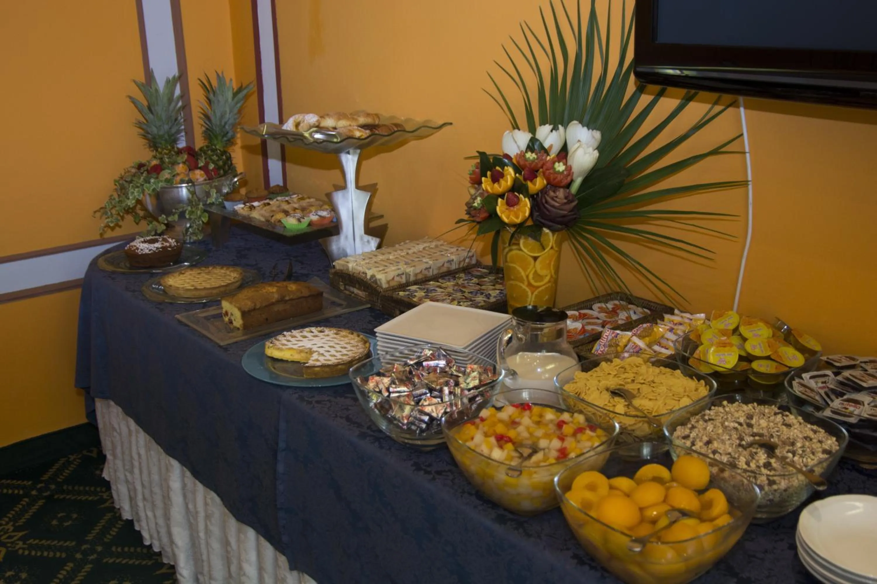 Buffet breakfast in Hotel Giglio