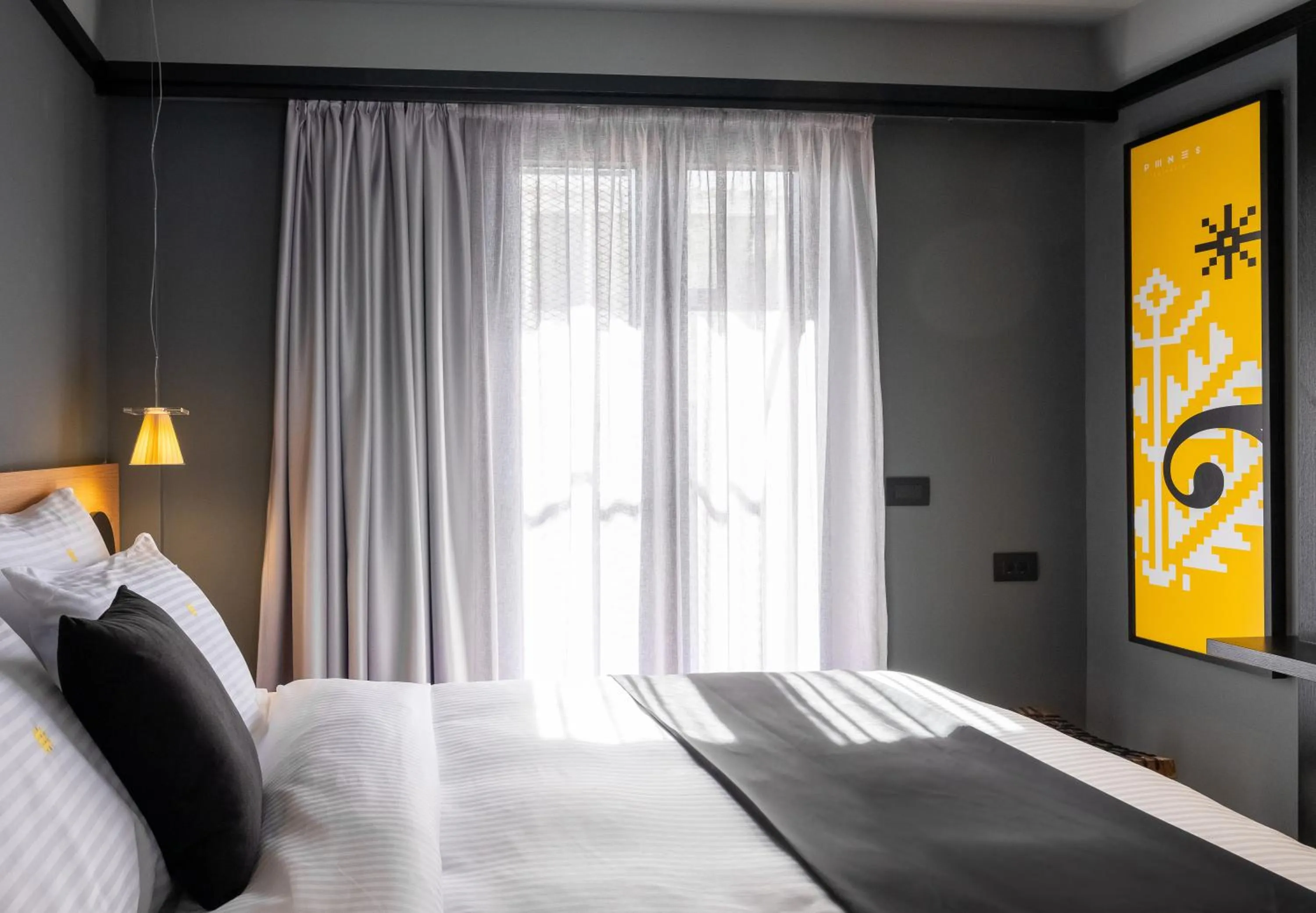 Bed in 3 Pines Design Living