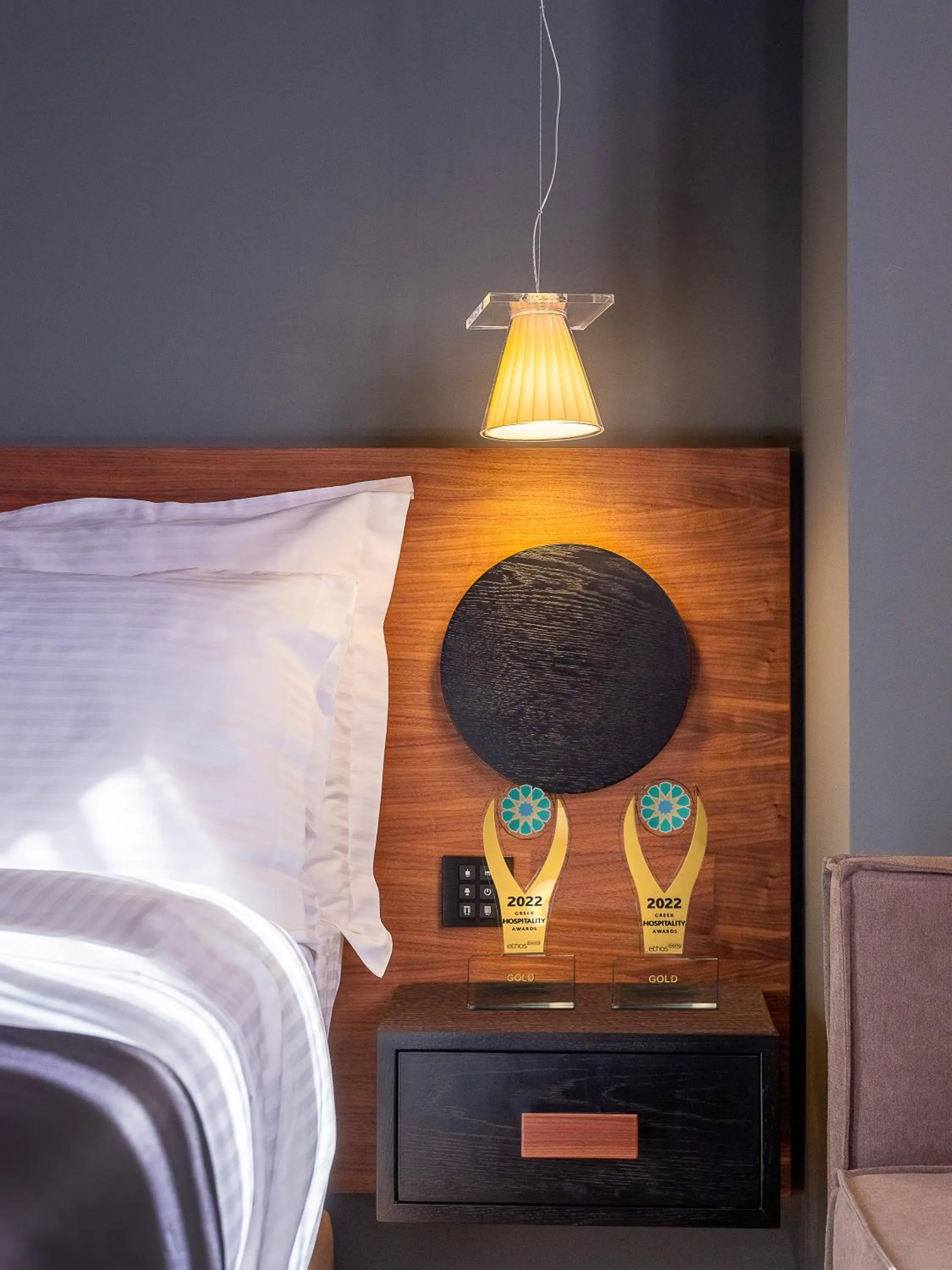 Bed in 3 Pines Design Living