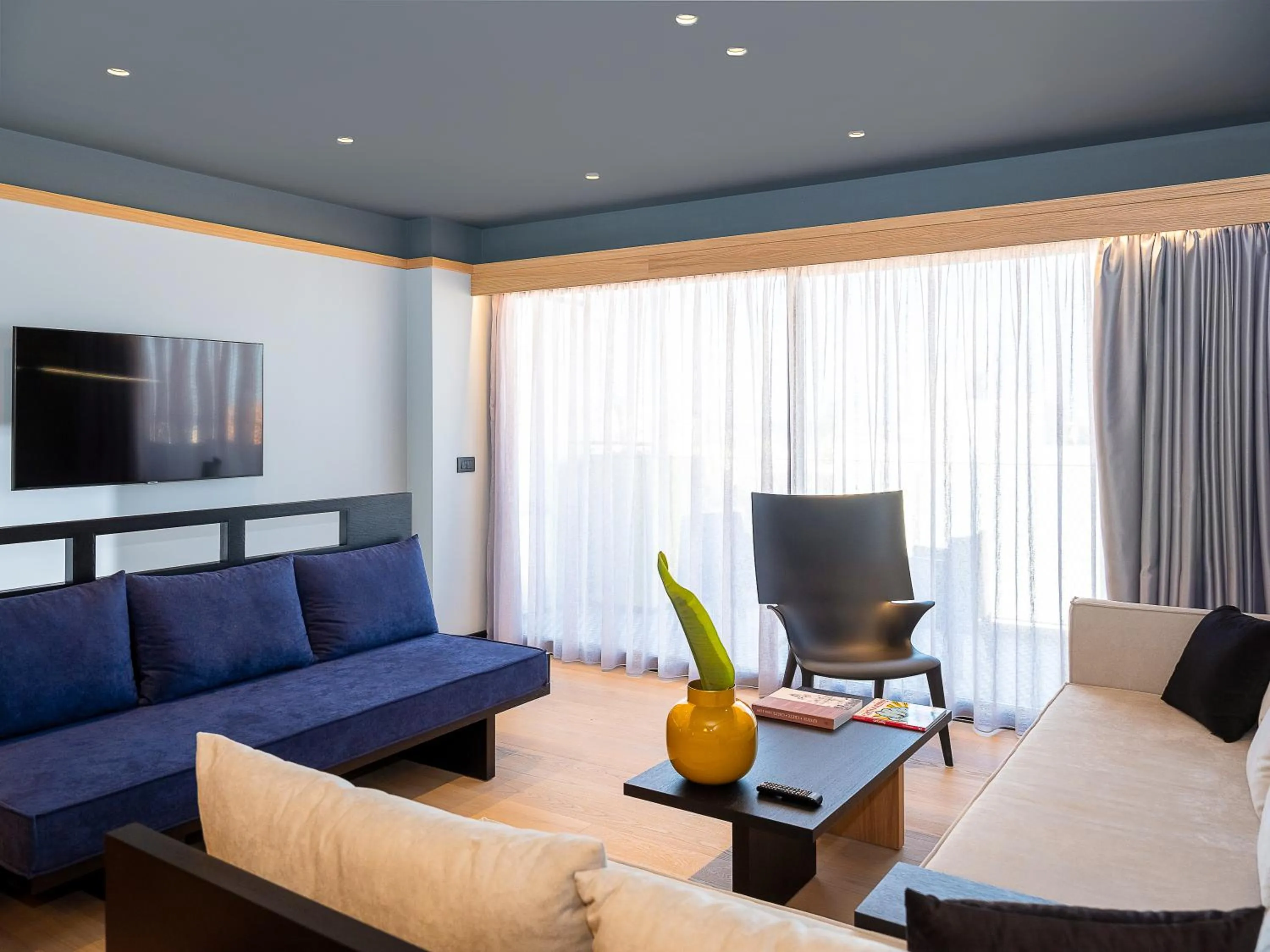 TV and multimedia in 3 Pines Design Living