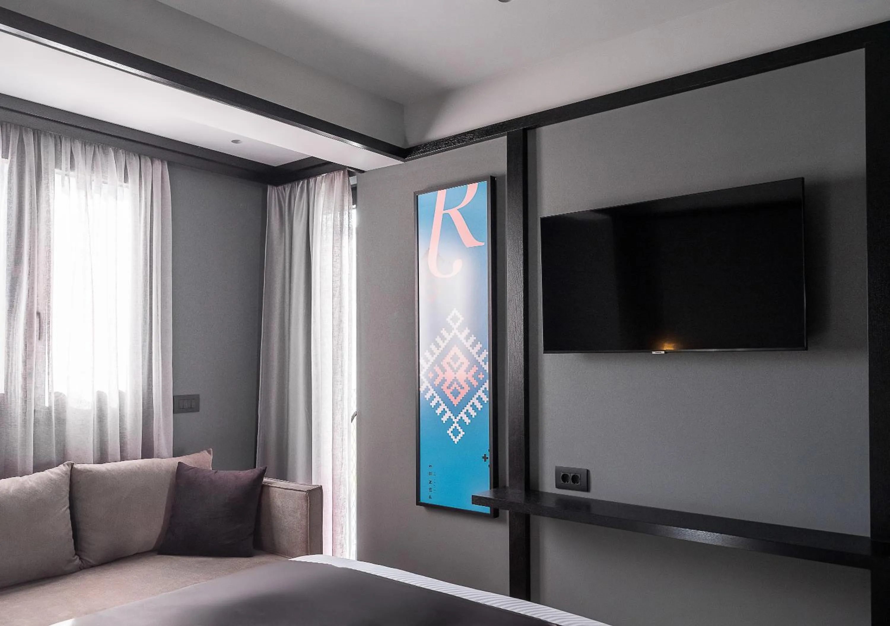 TV and multimedia in 3 Pines Design Living