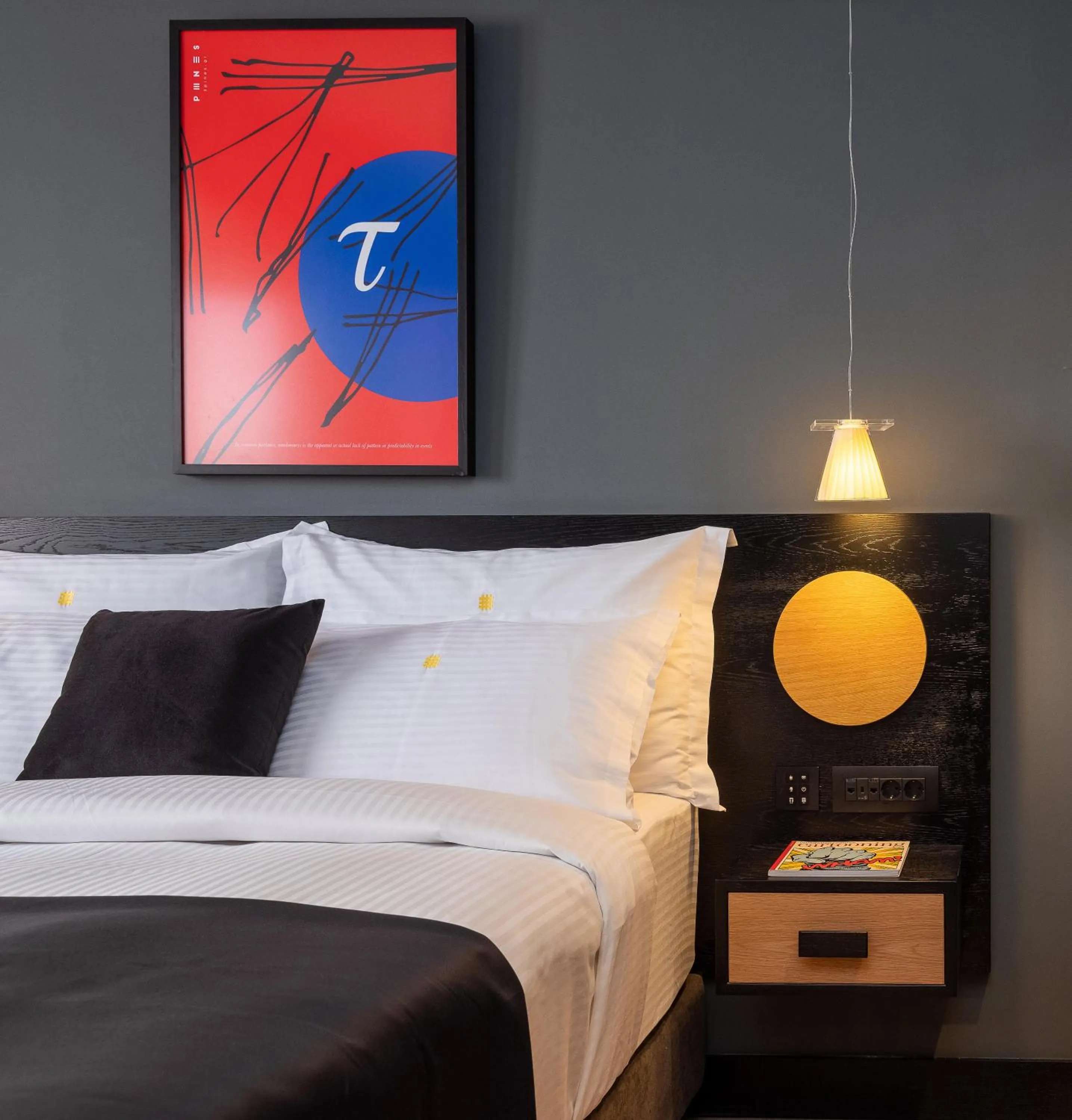 Bed in 3 Pines Design Living